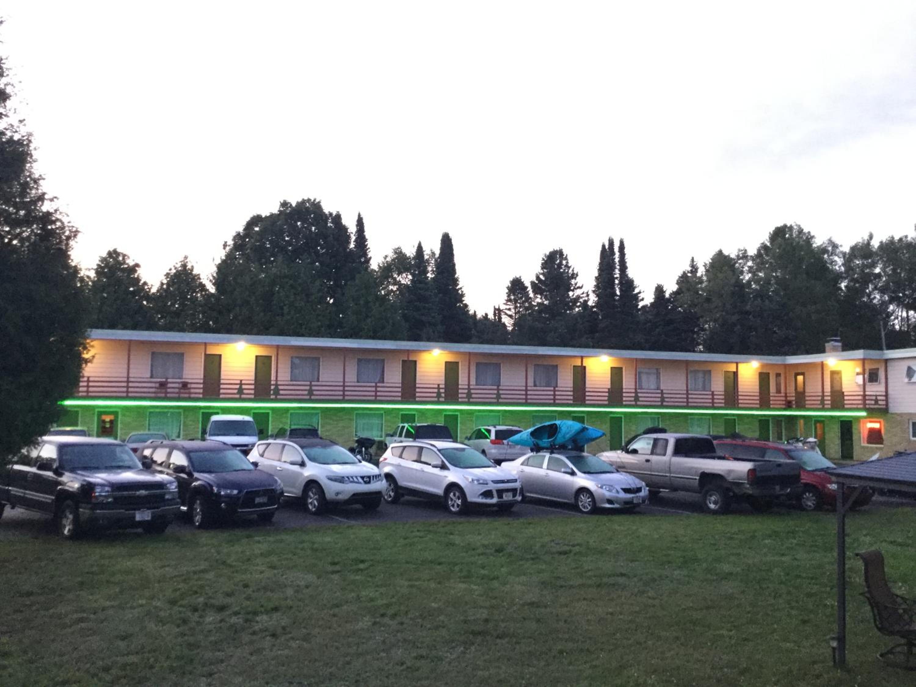 Cedars Motel