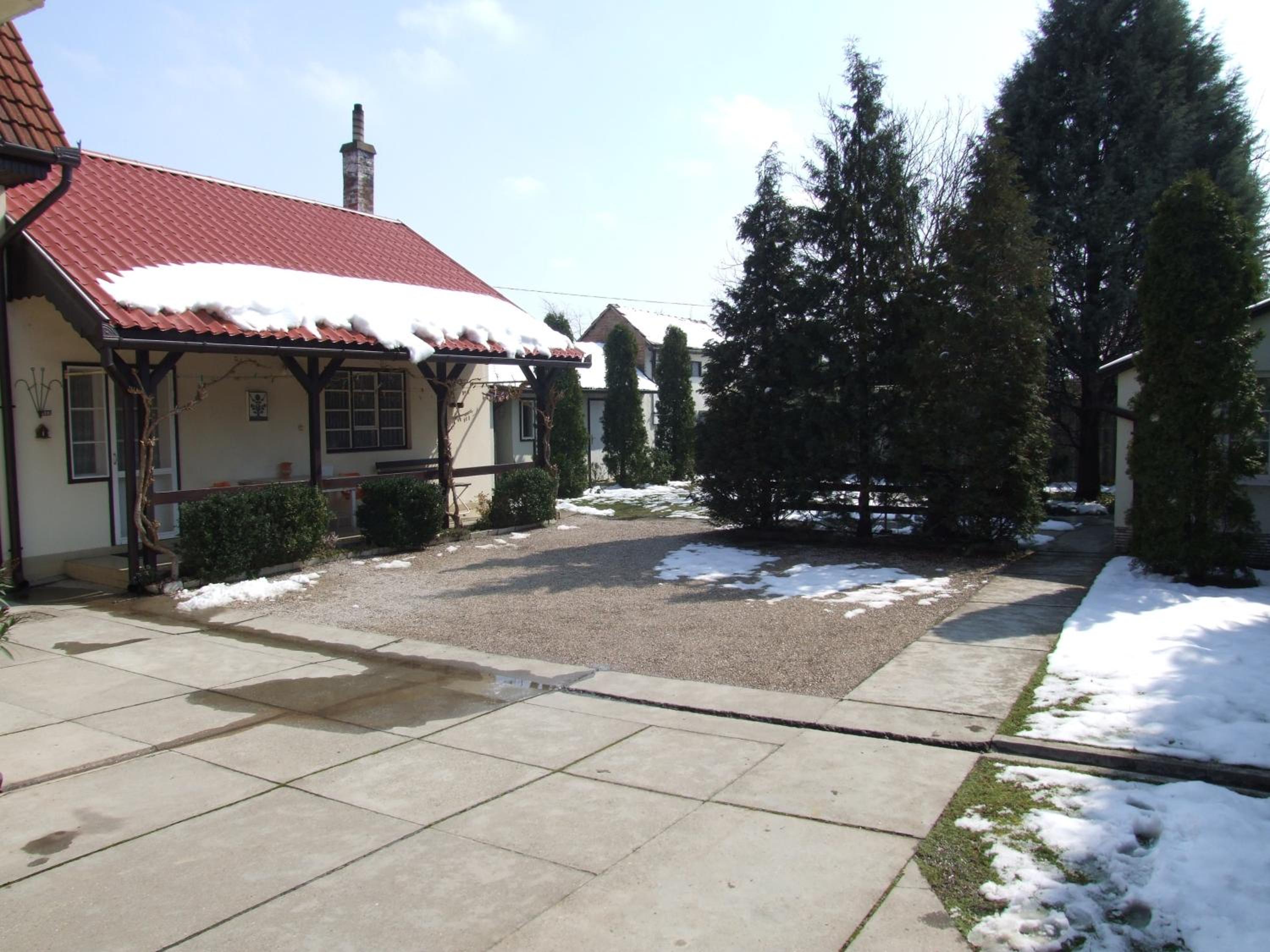 Photo 34