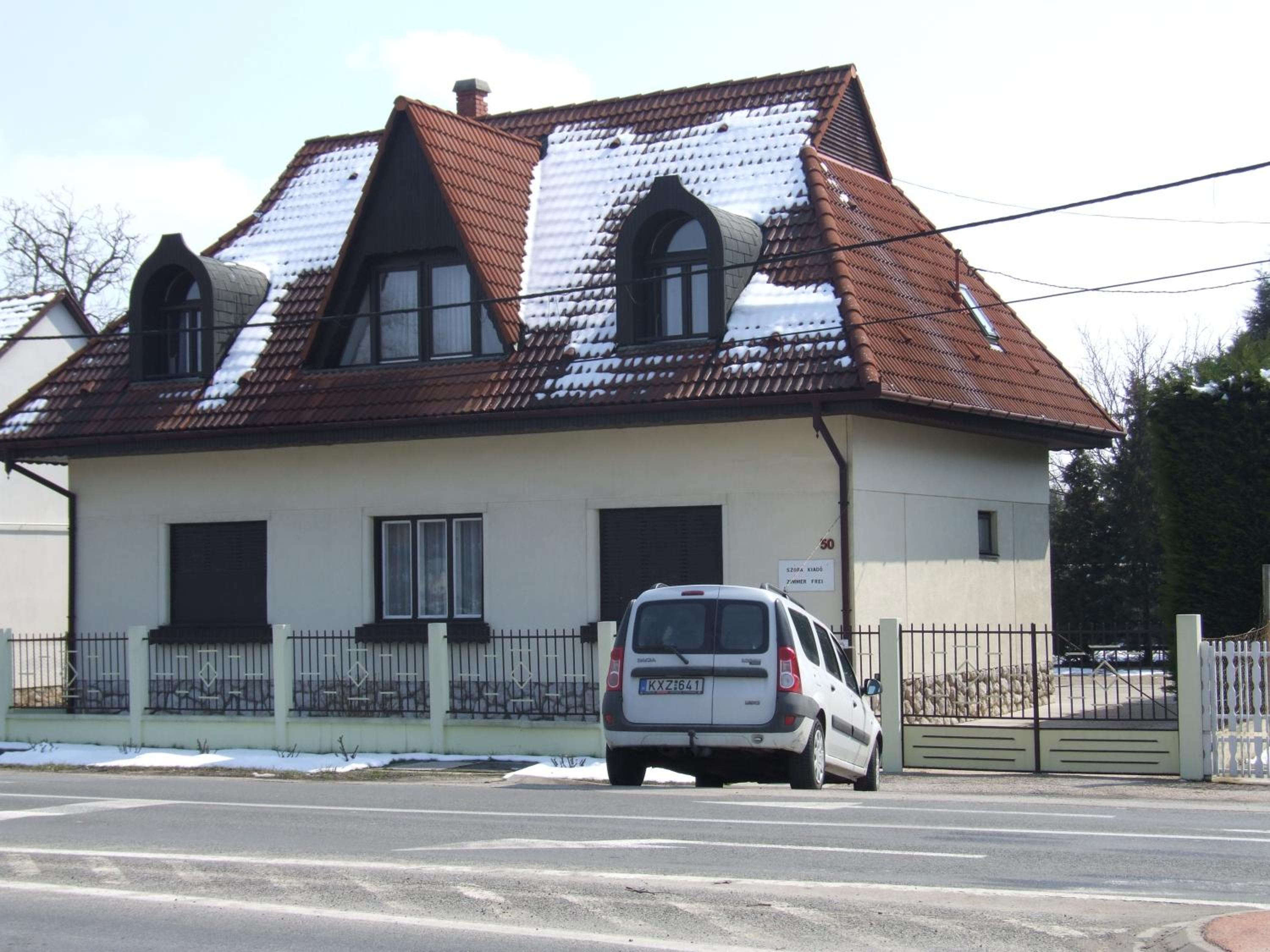 Photo 33