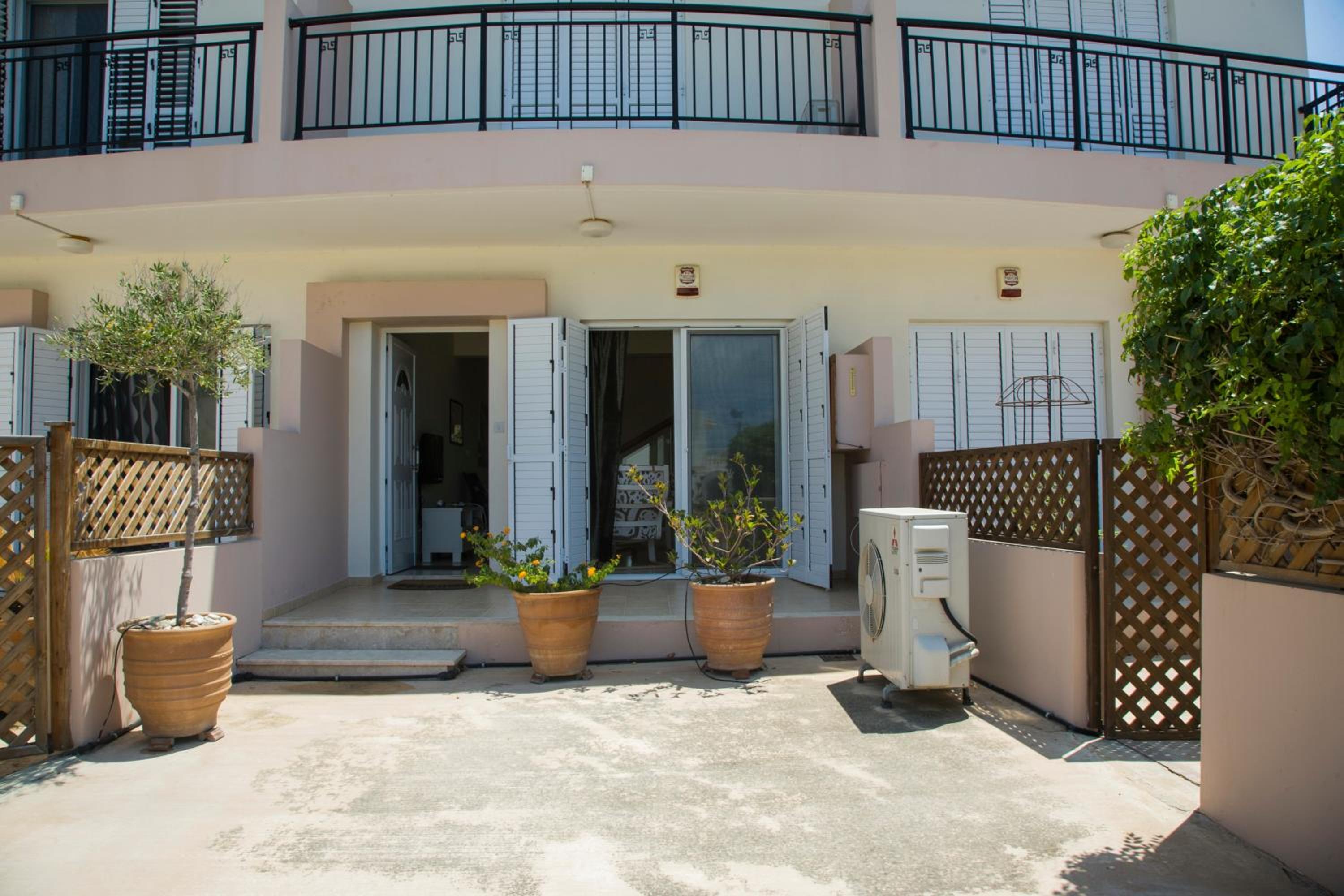 The Paradise Townhouses By Taimoura