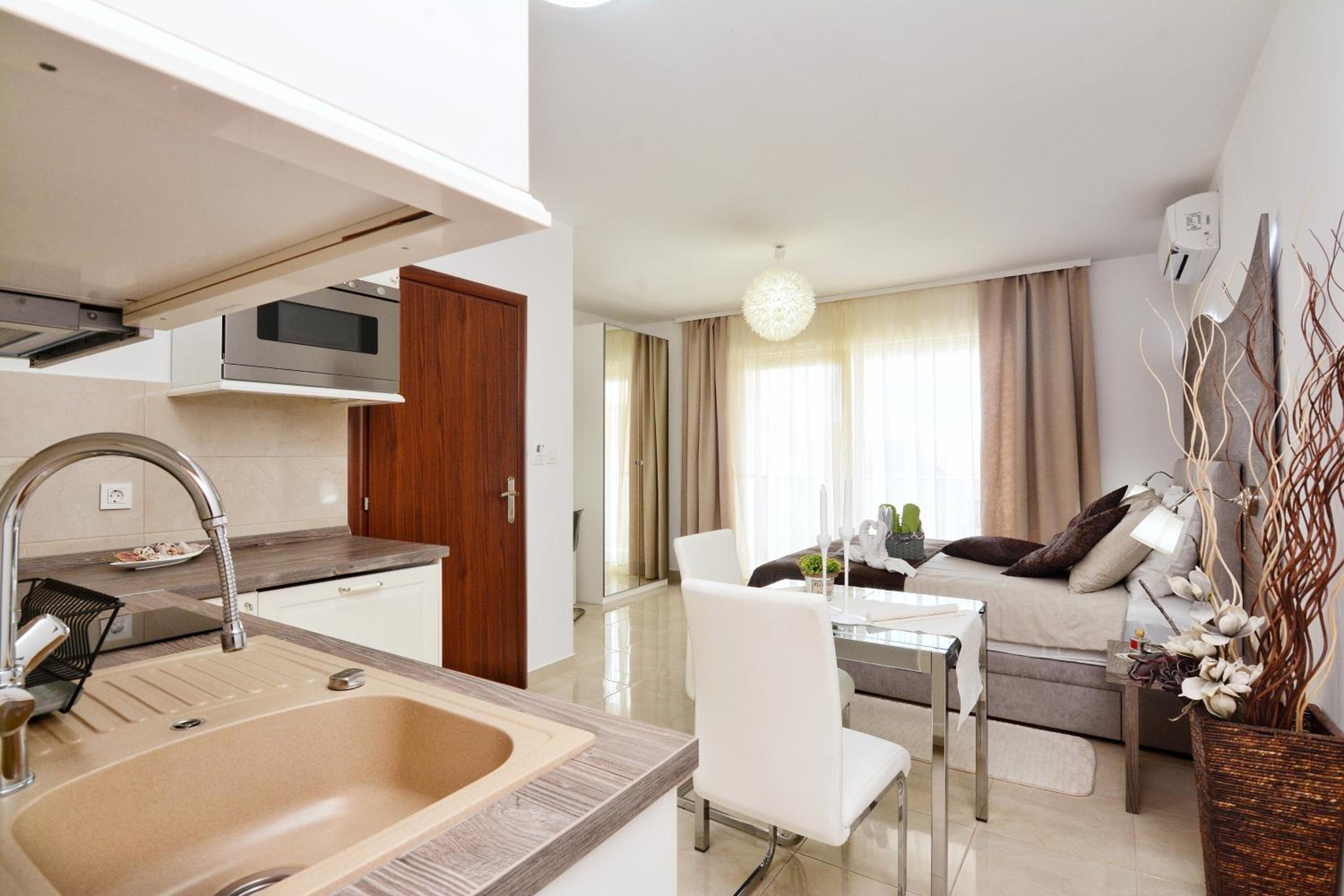 Apartments Maritea