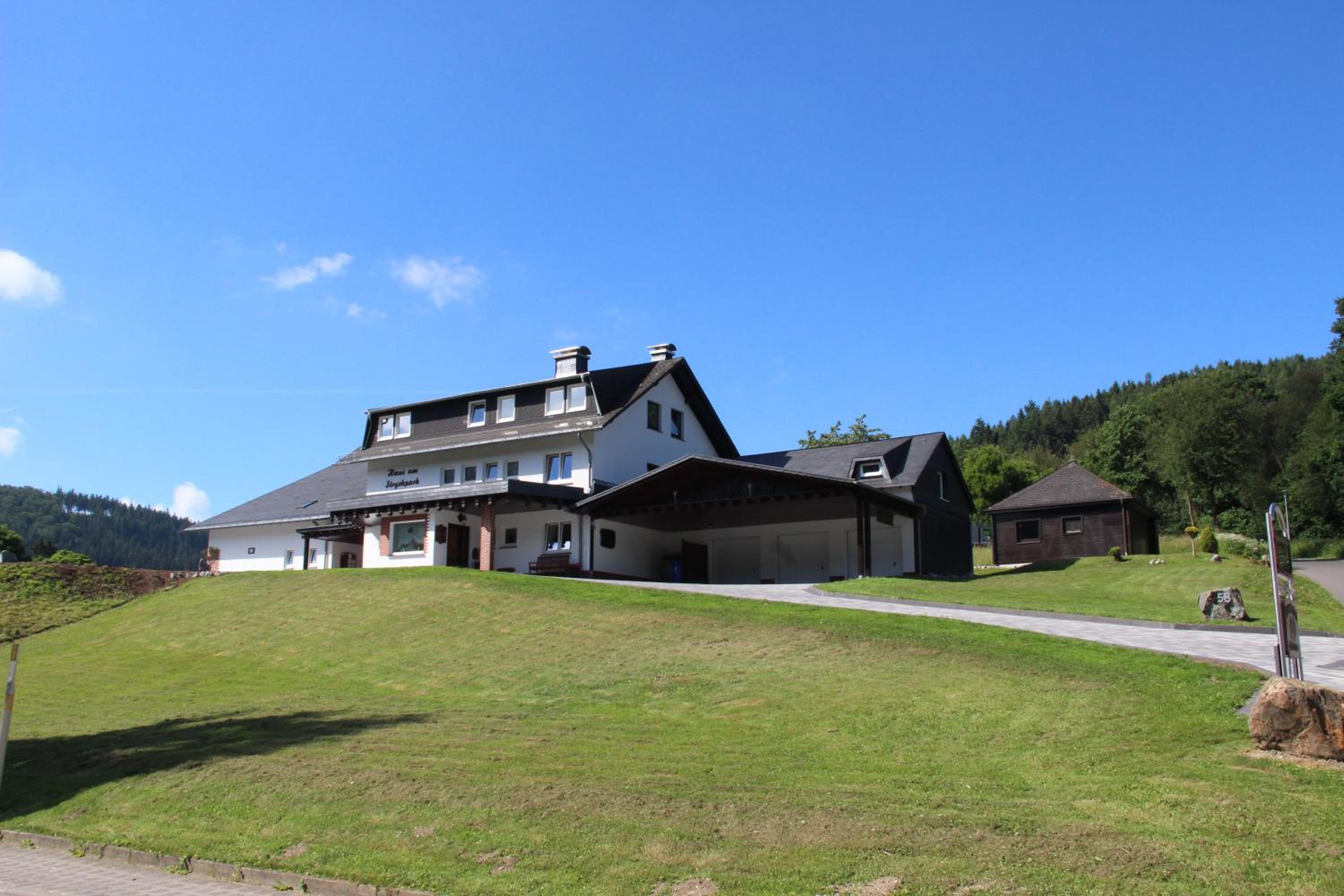 Photo 10