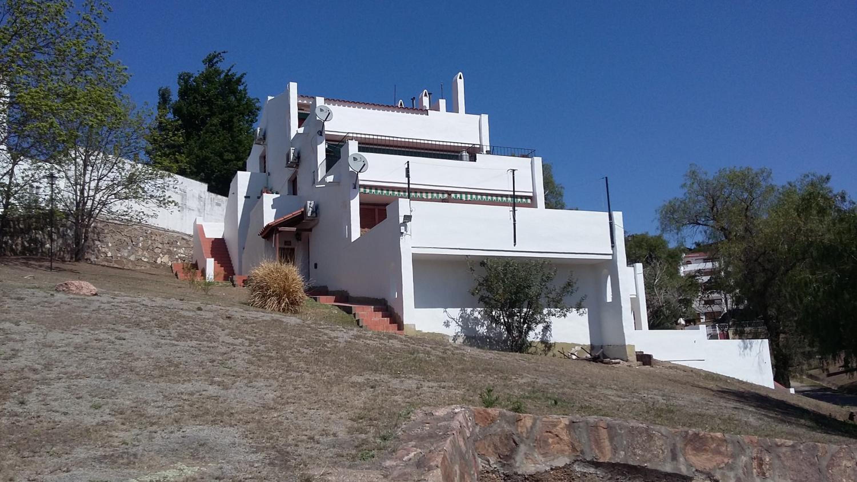 Departamentos Carlos Paz bajada al lago