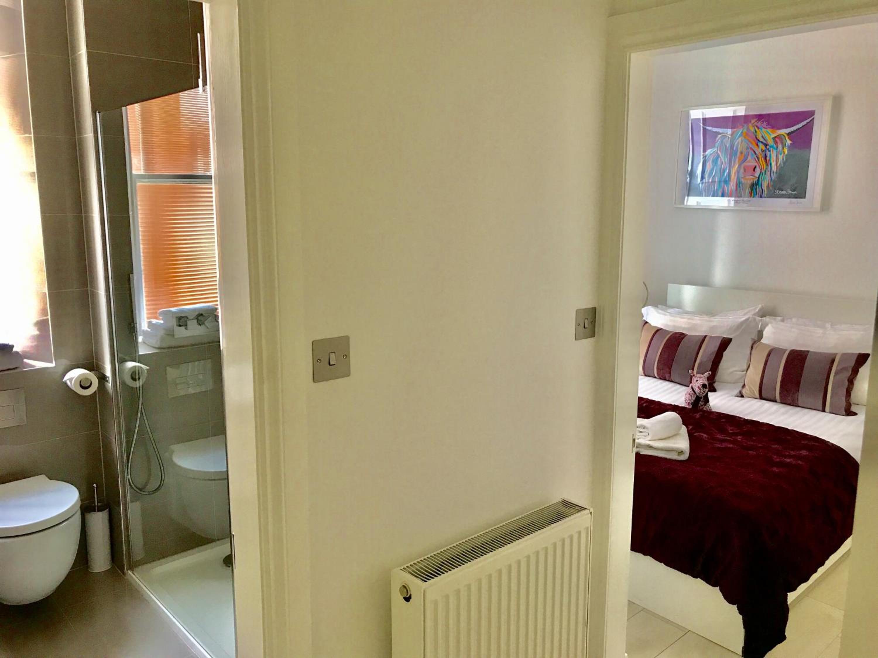Heart Of Edinburgh City Flat