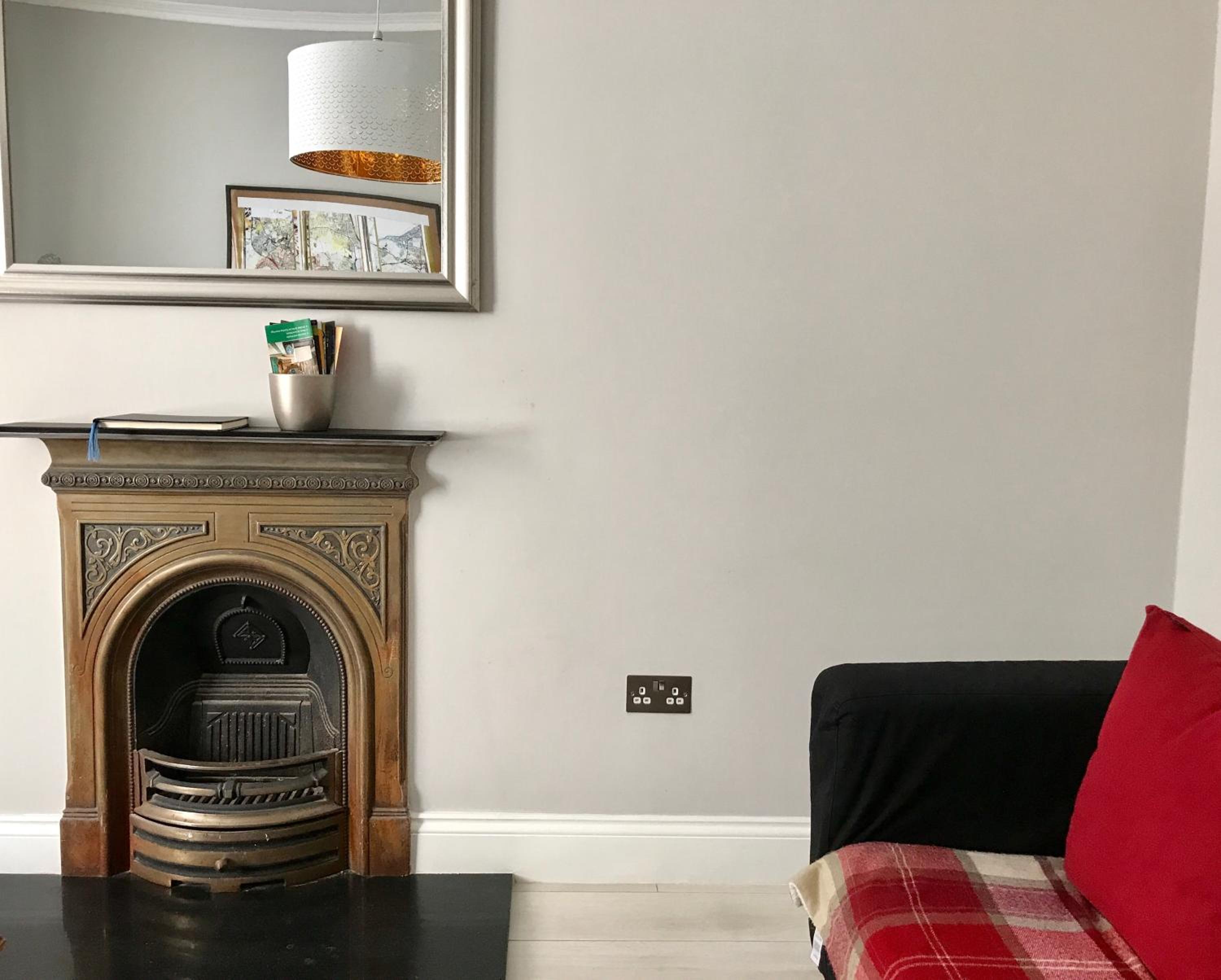 Heart Of Edinburgh City Flat