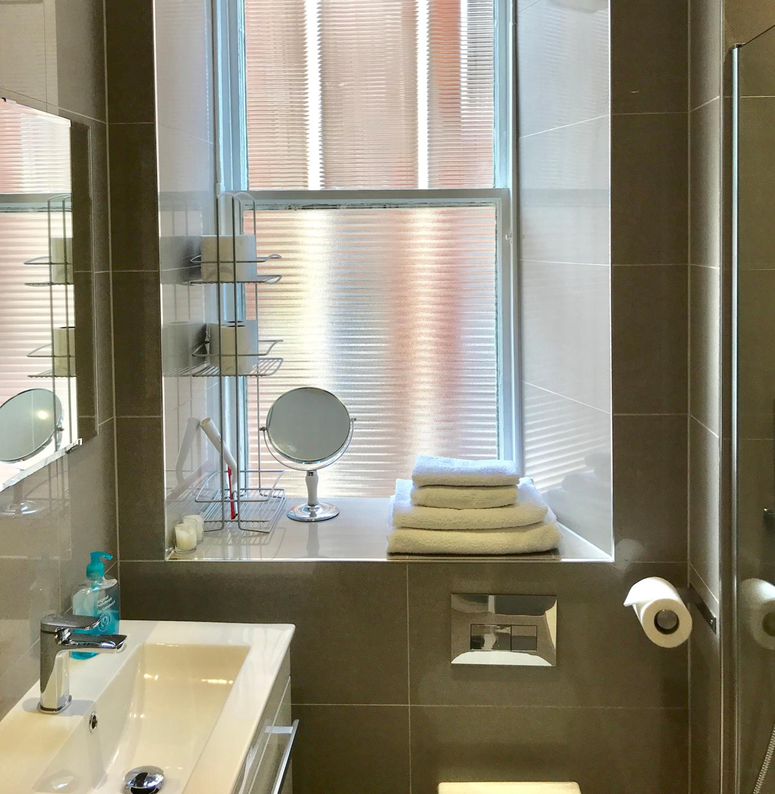 Heart Of Edinburgh City Flat