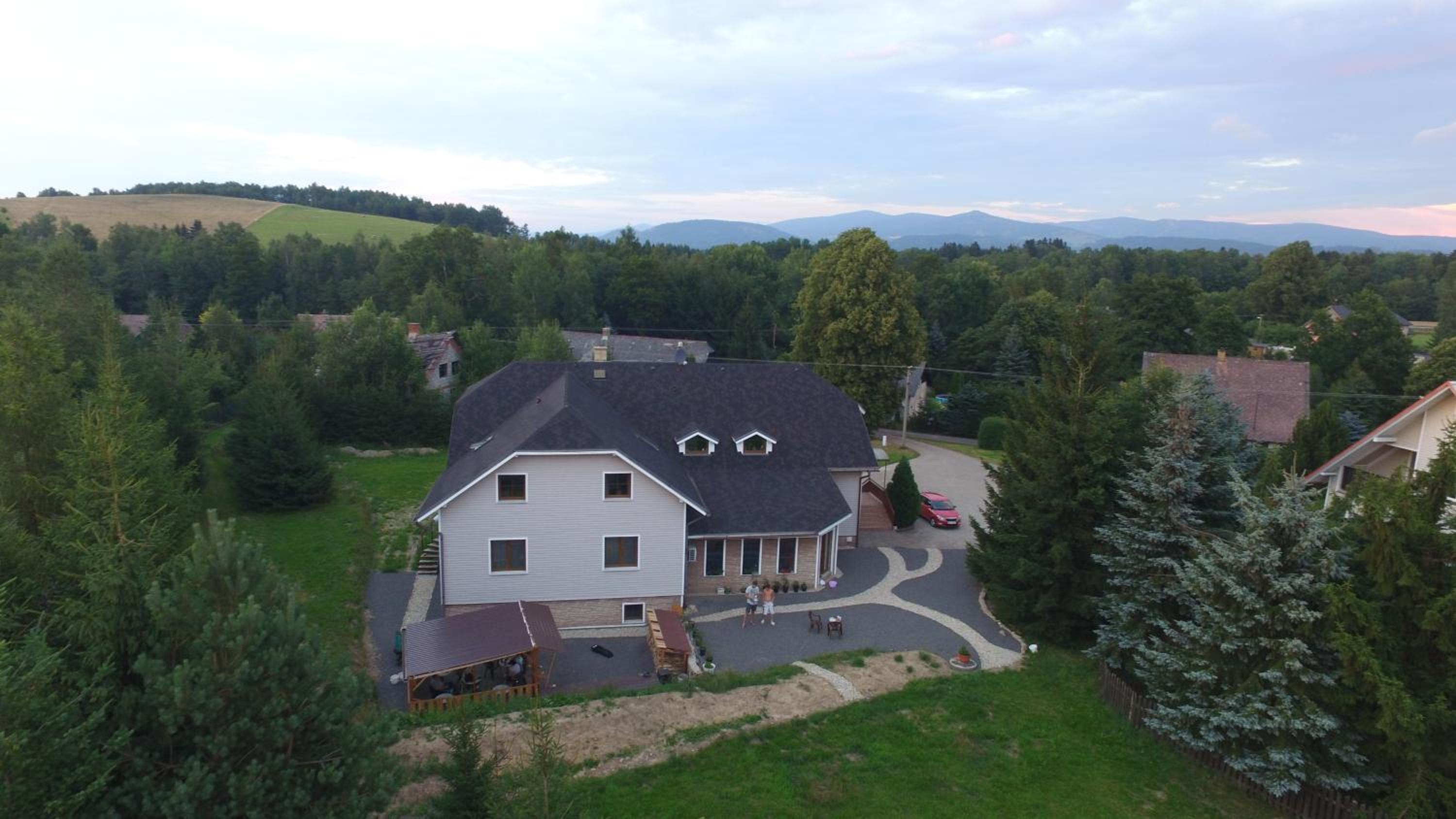 U nových přátel