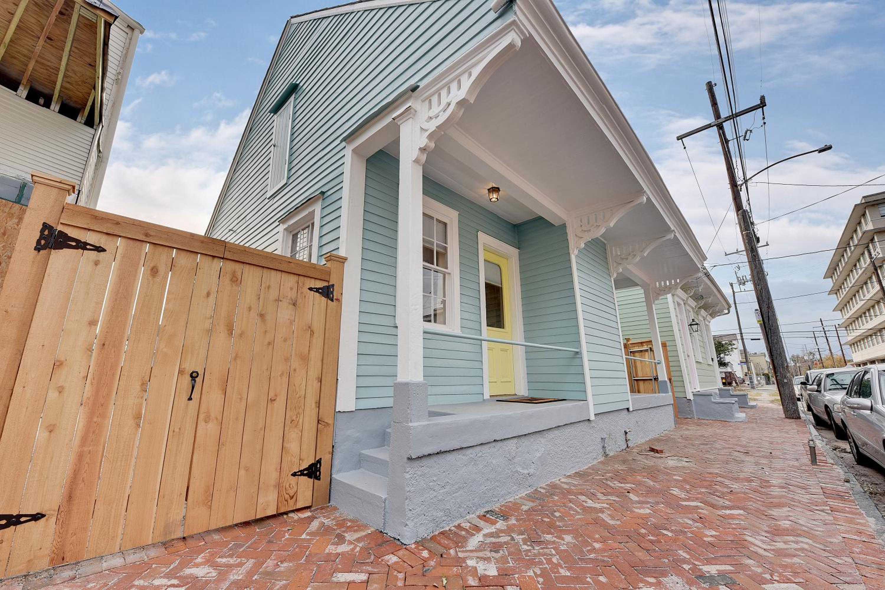 New Orleans Cottage — New Orleans