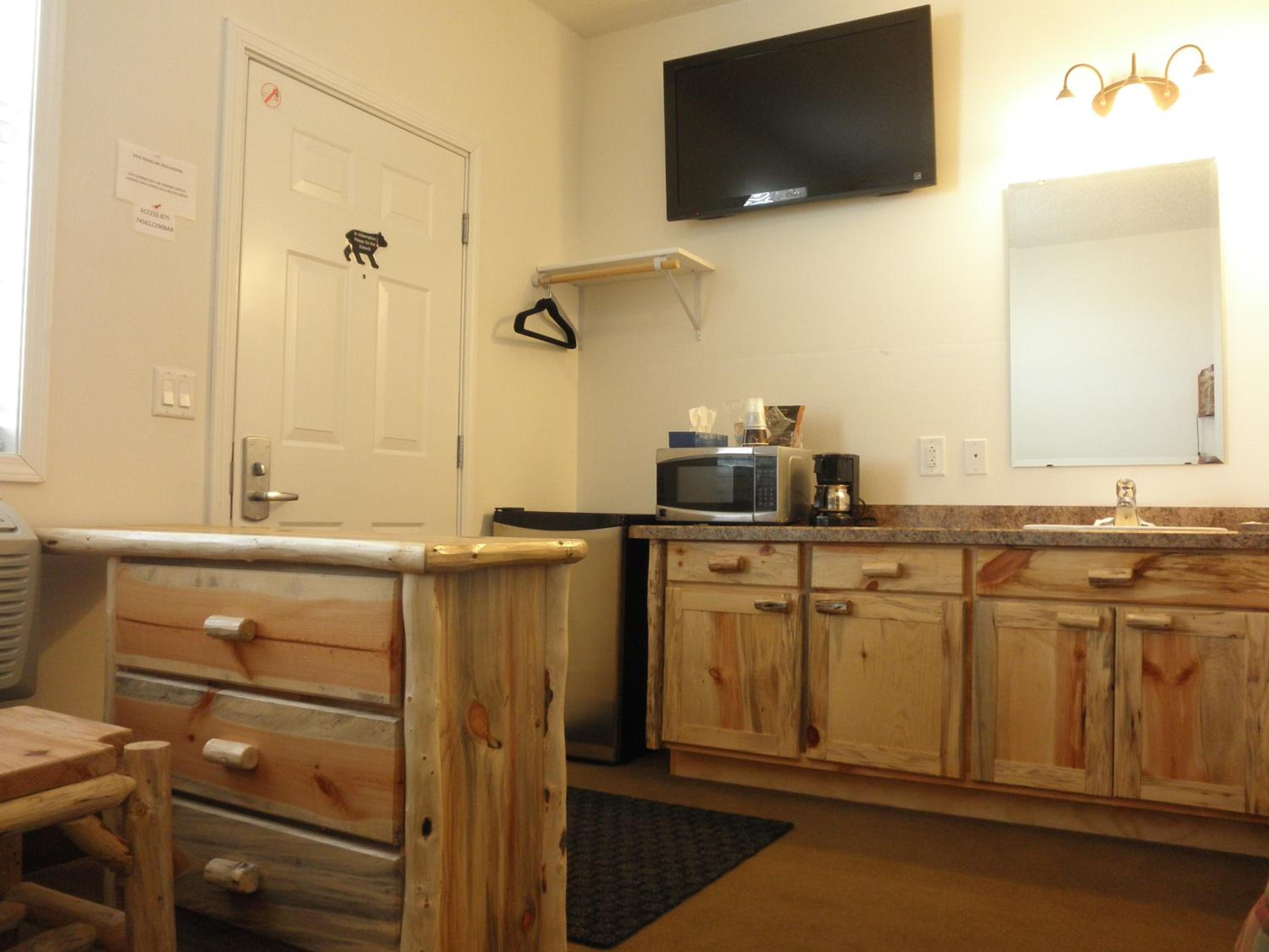 Bear's Den Lodge
