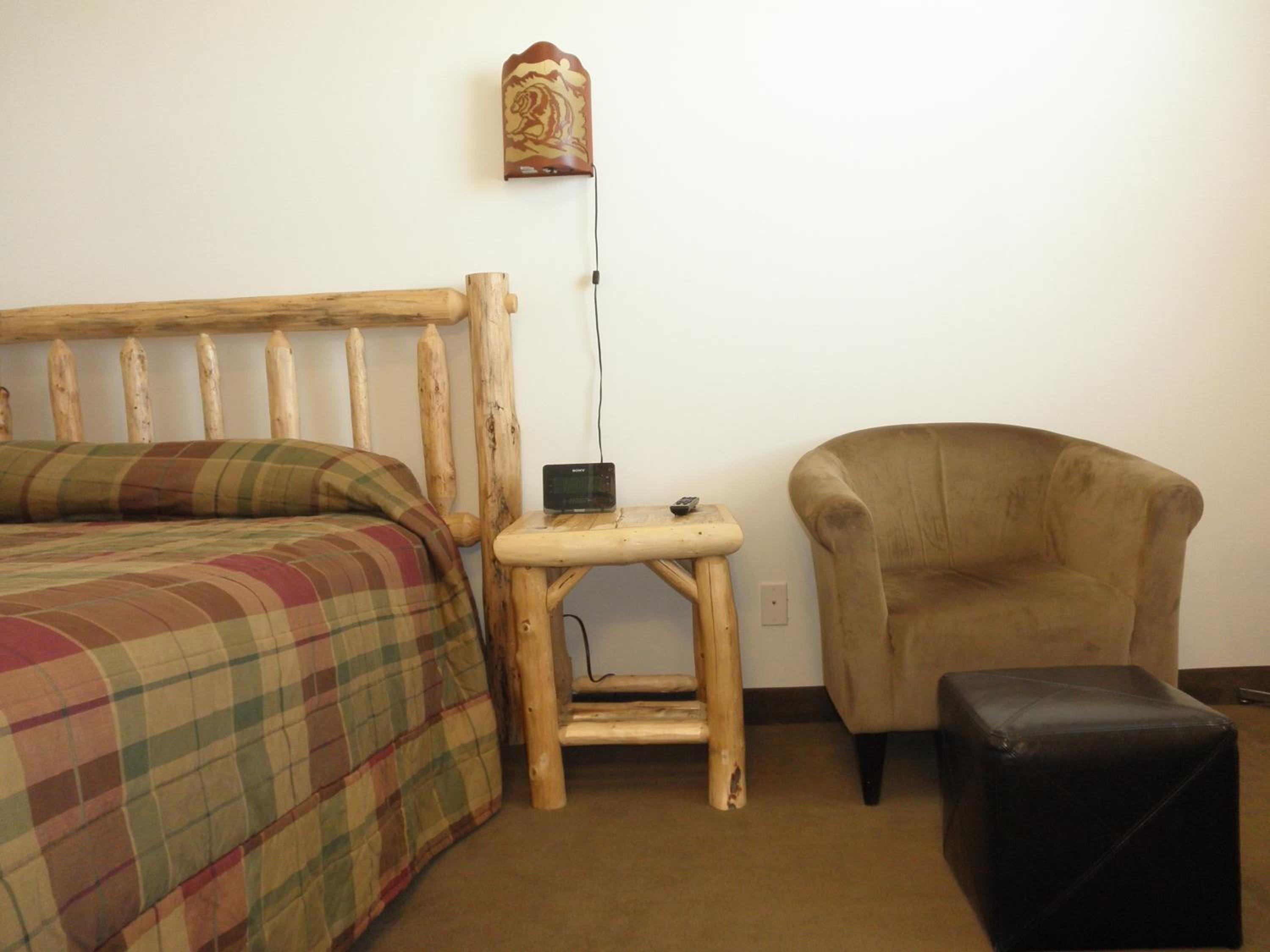 Bear's Den Lodge