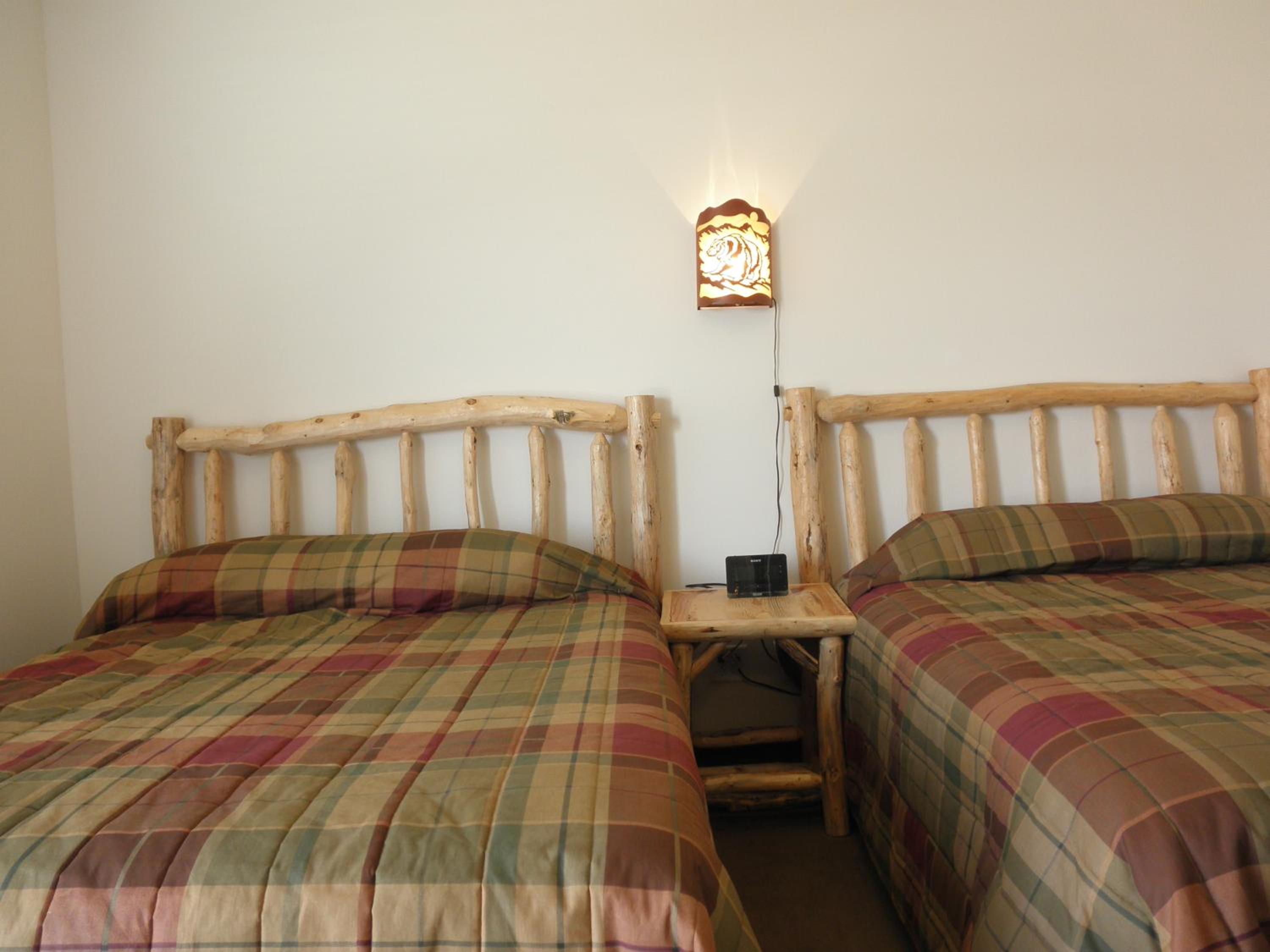 Bear's Den Lodge