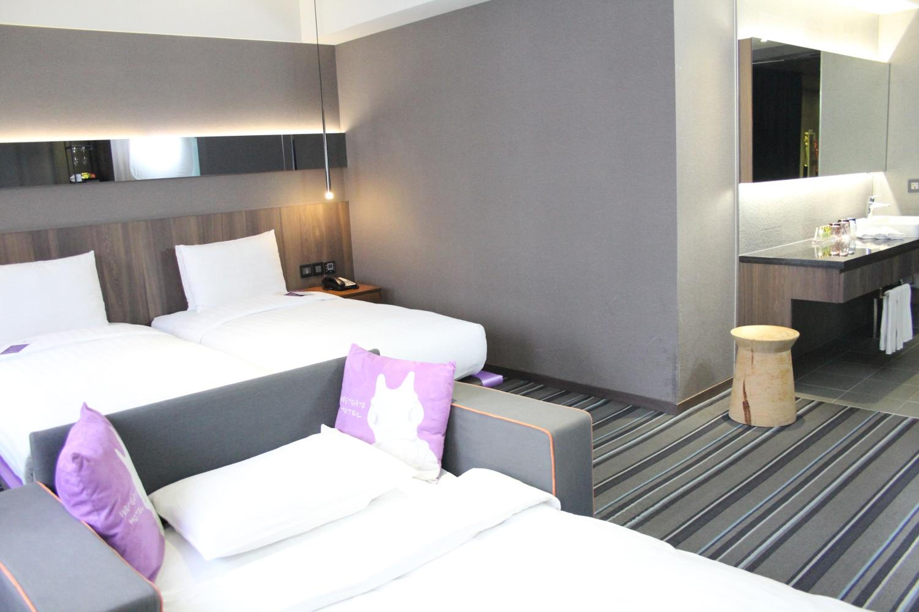 WESTGATE Hotel 32