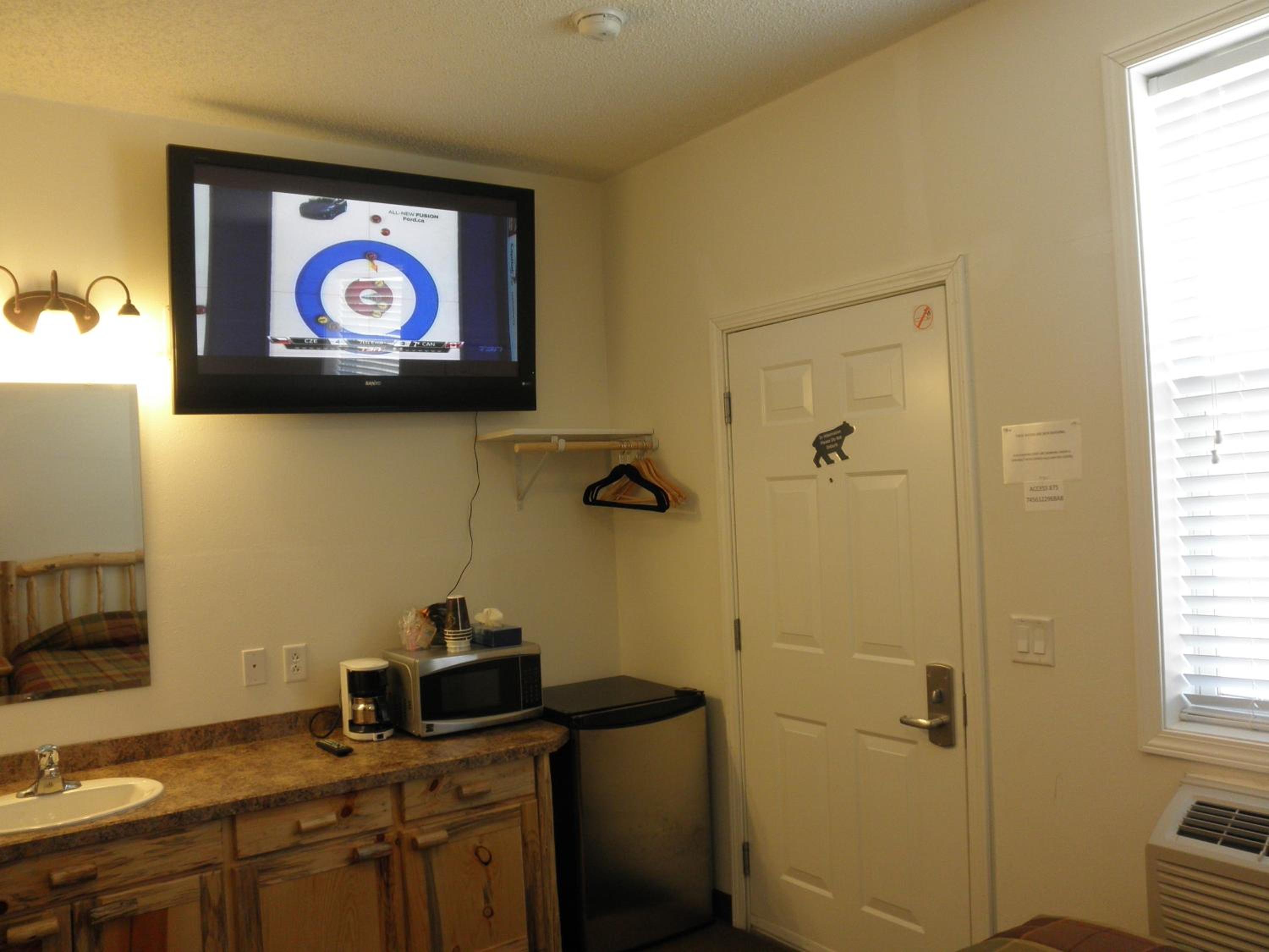 Bear's Den Lodge
