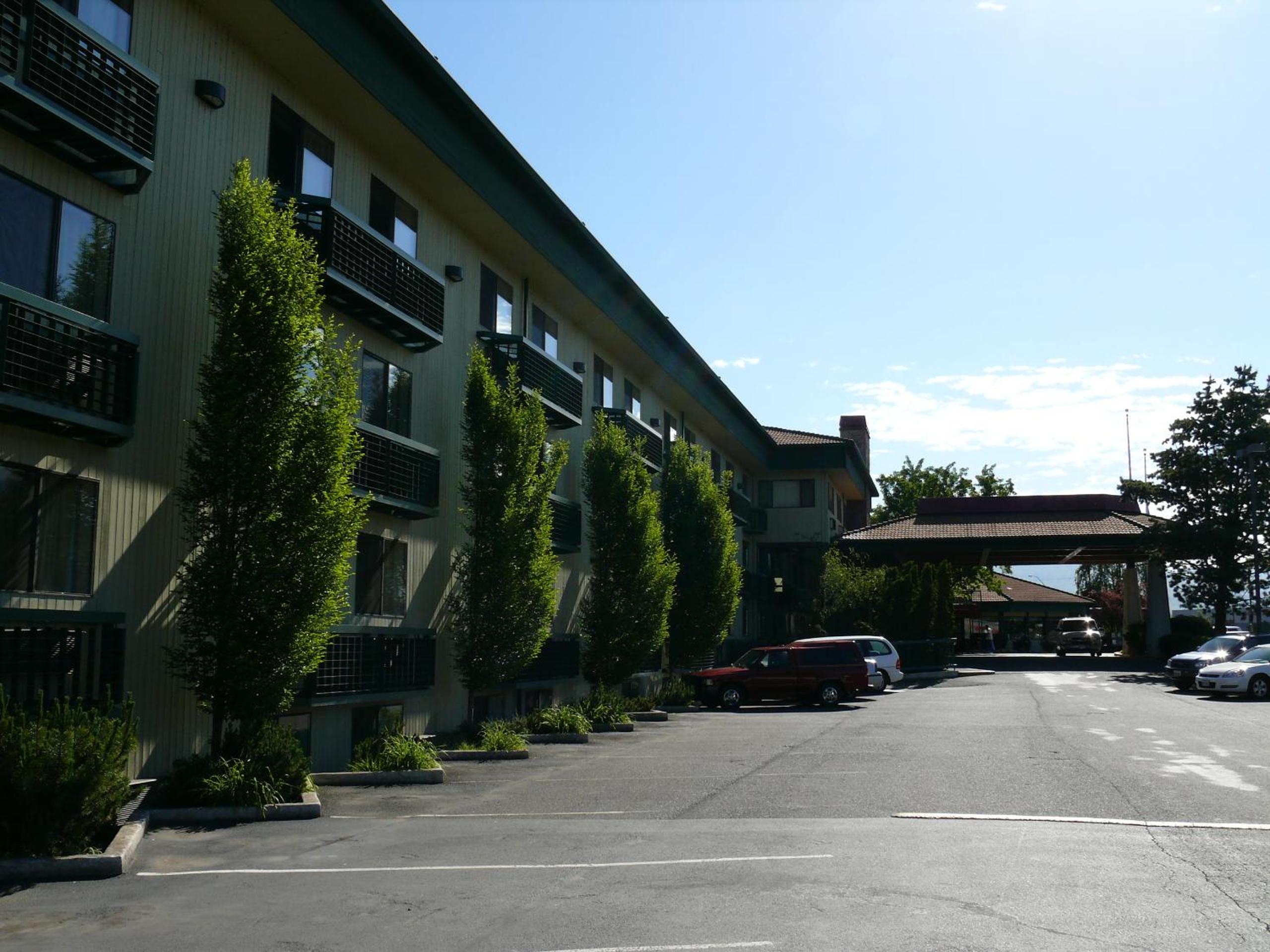 Medford Vacations - Rogue Regency Inn Suites - Property Image 22