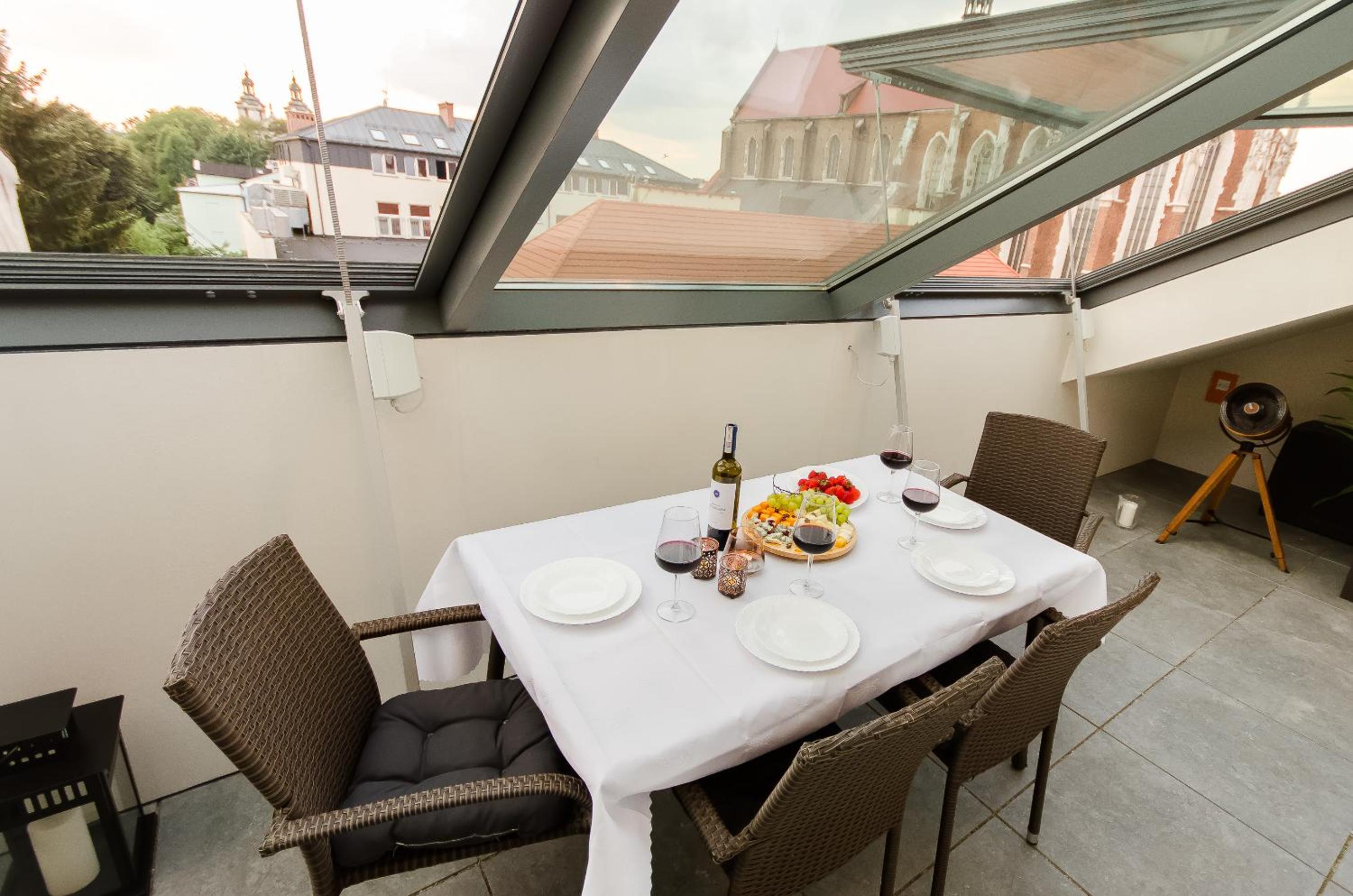 Central Penthouse with terrace