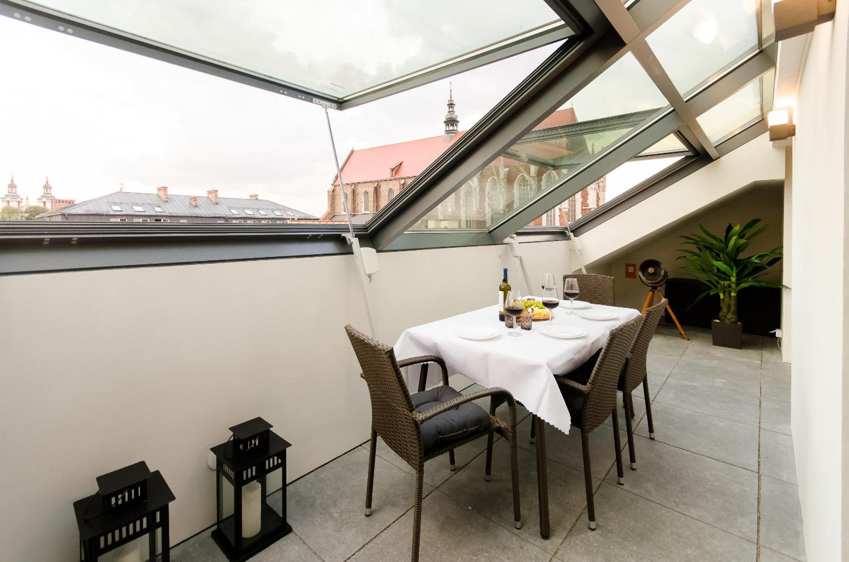 Central Penthouse with terrace