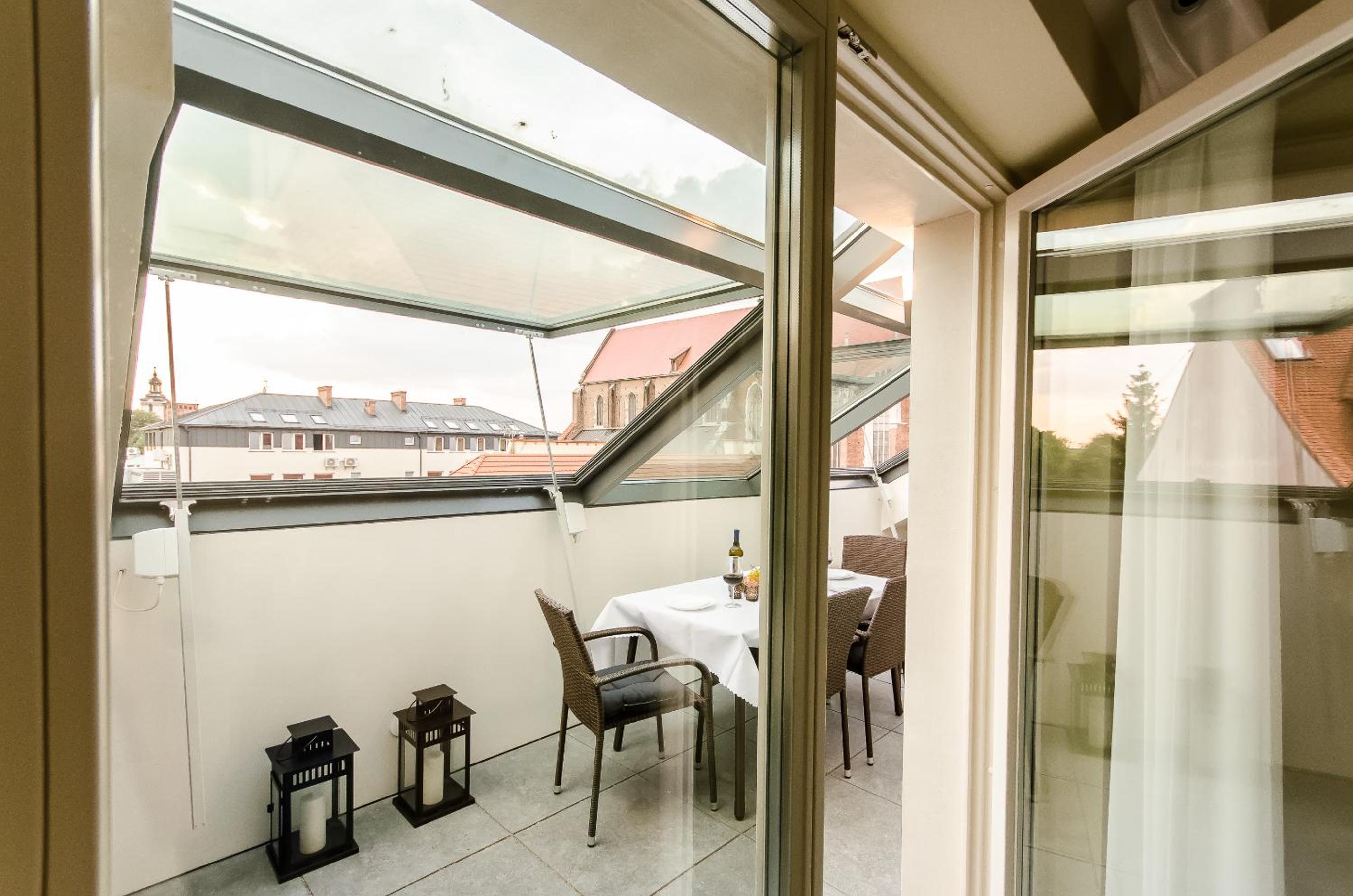 Central Penthouse with terrace