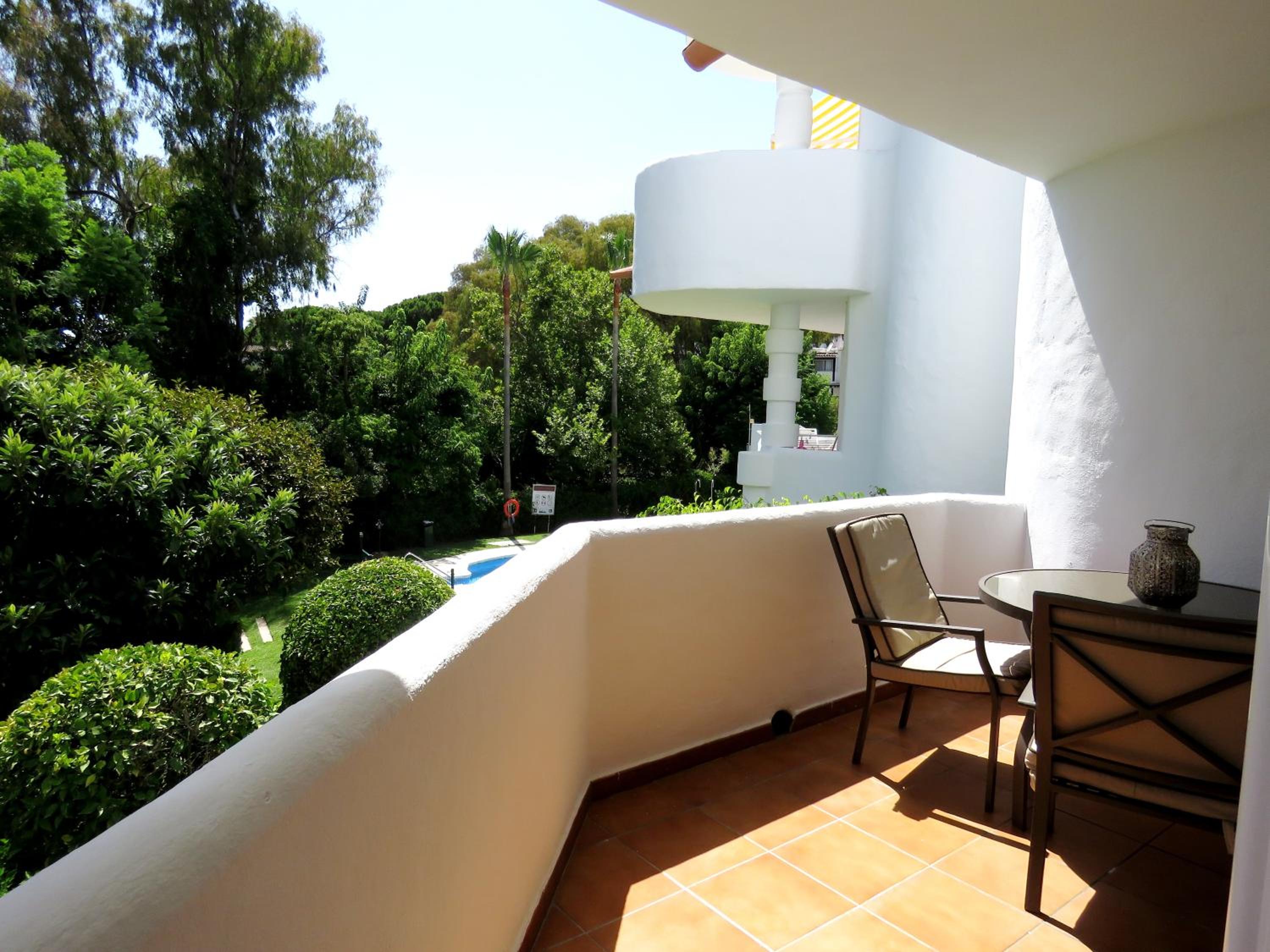 Calle Pinos De Calahonda view 3