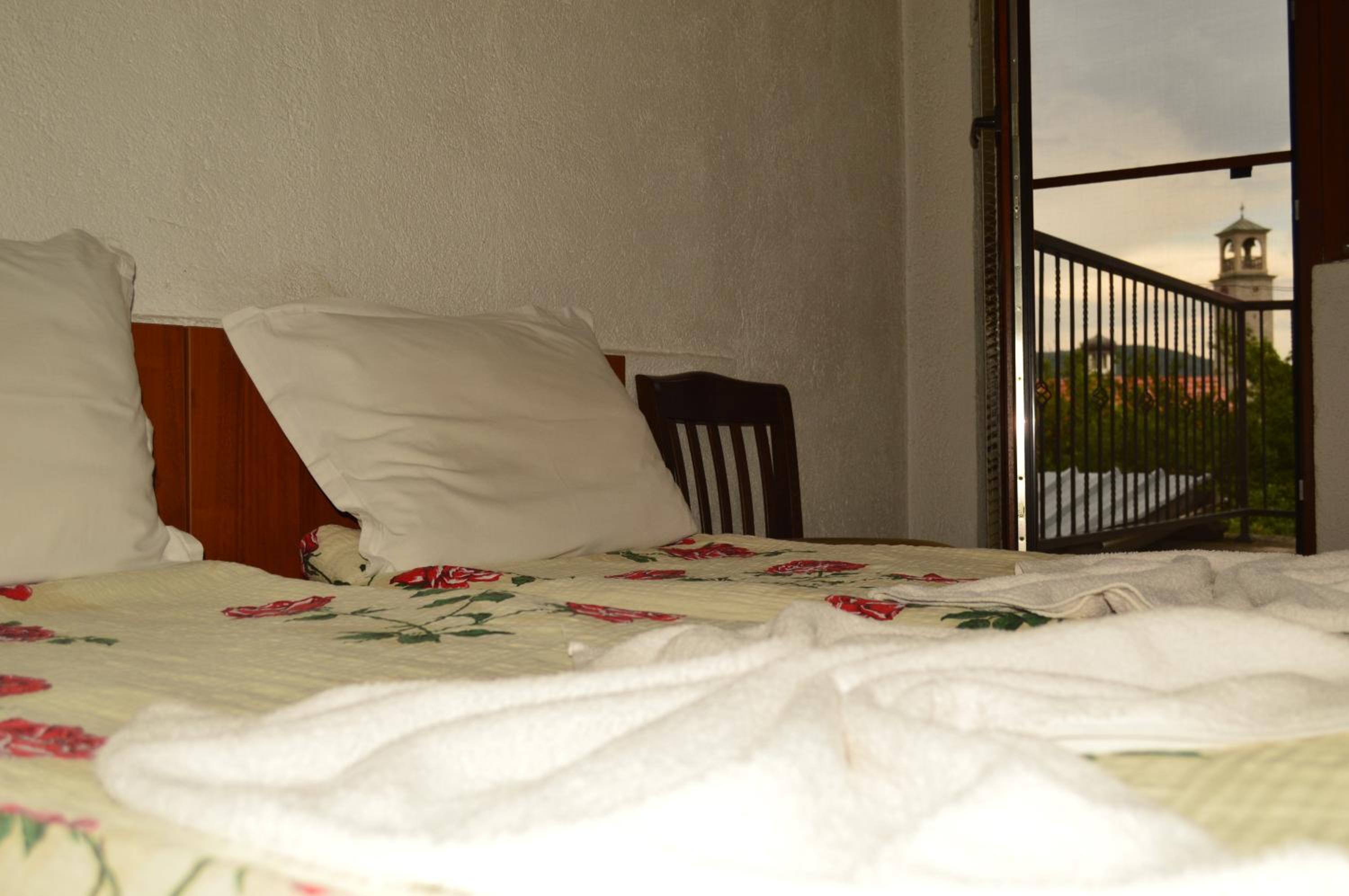 Baba Dora Guesthouse