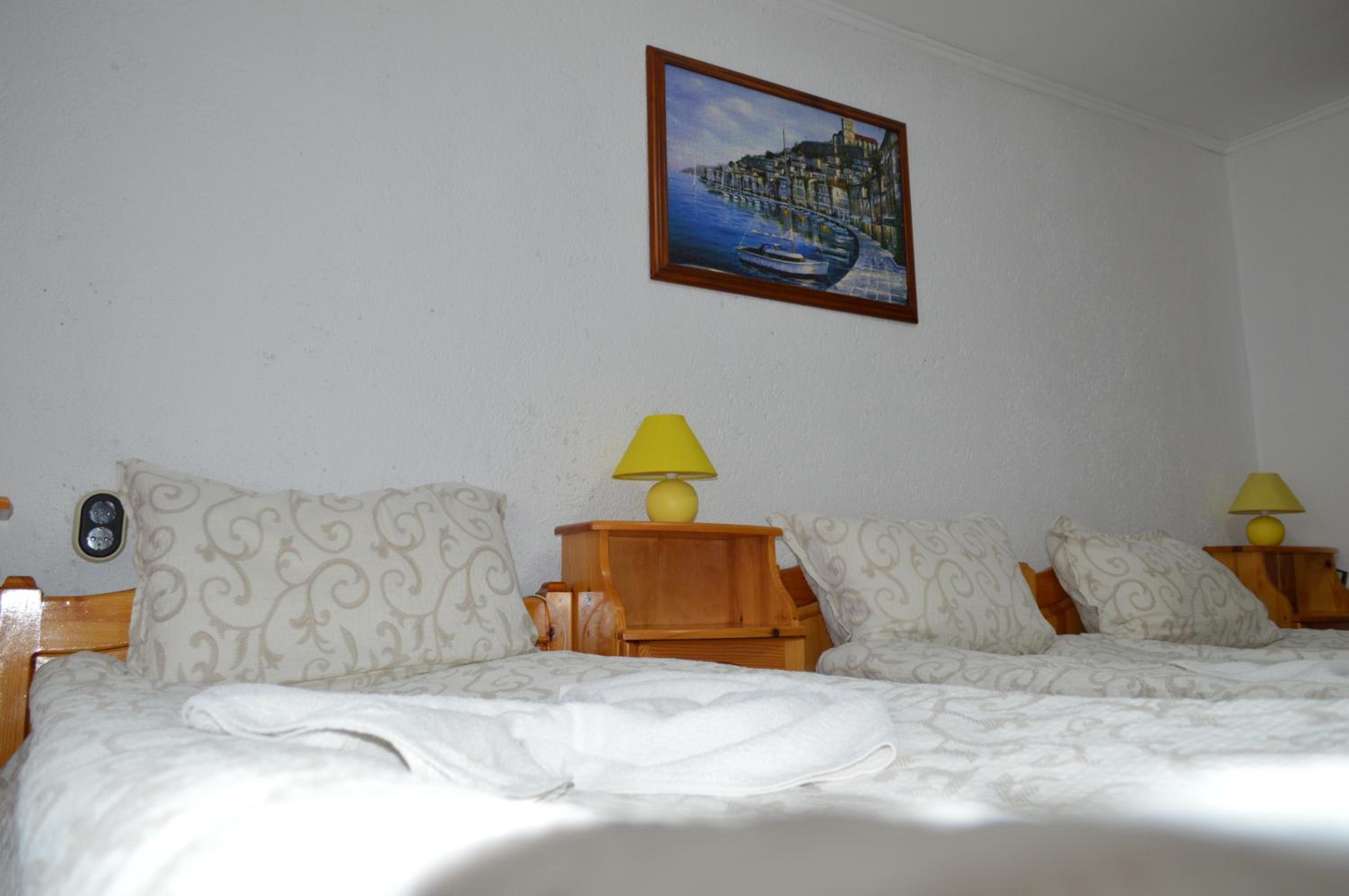 Baba Dora Guesthouse