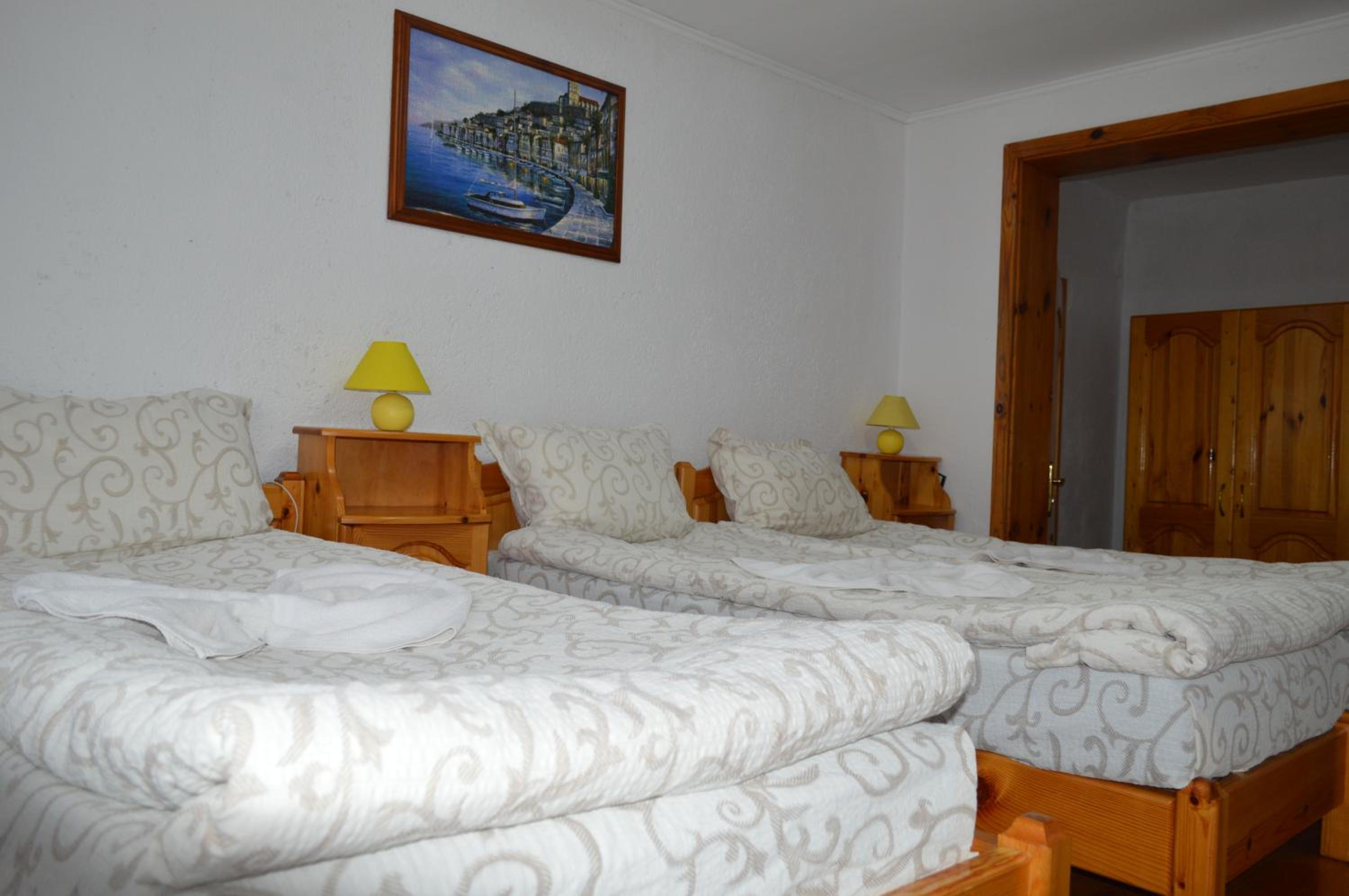 Baba Dora Guesthouse
