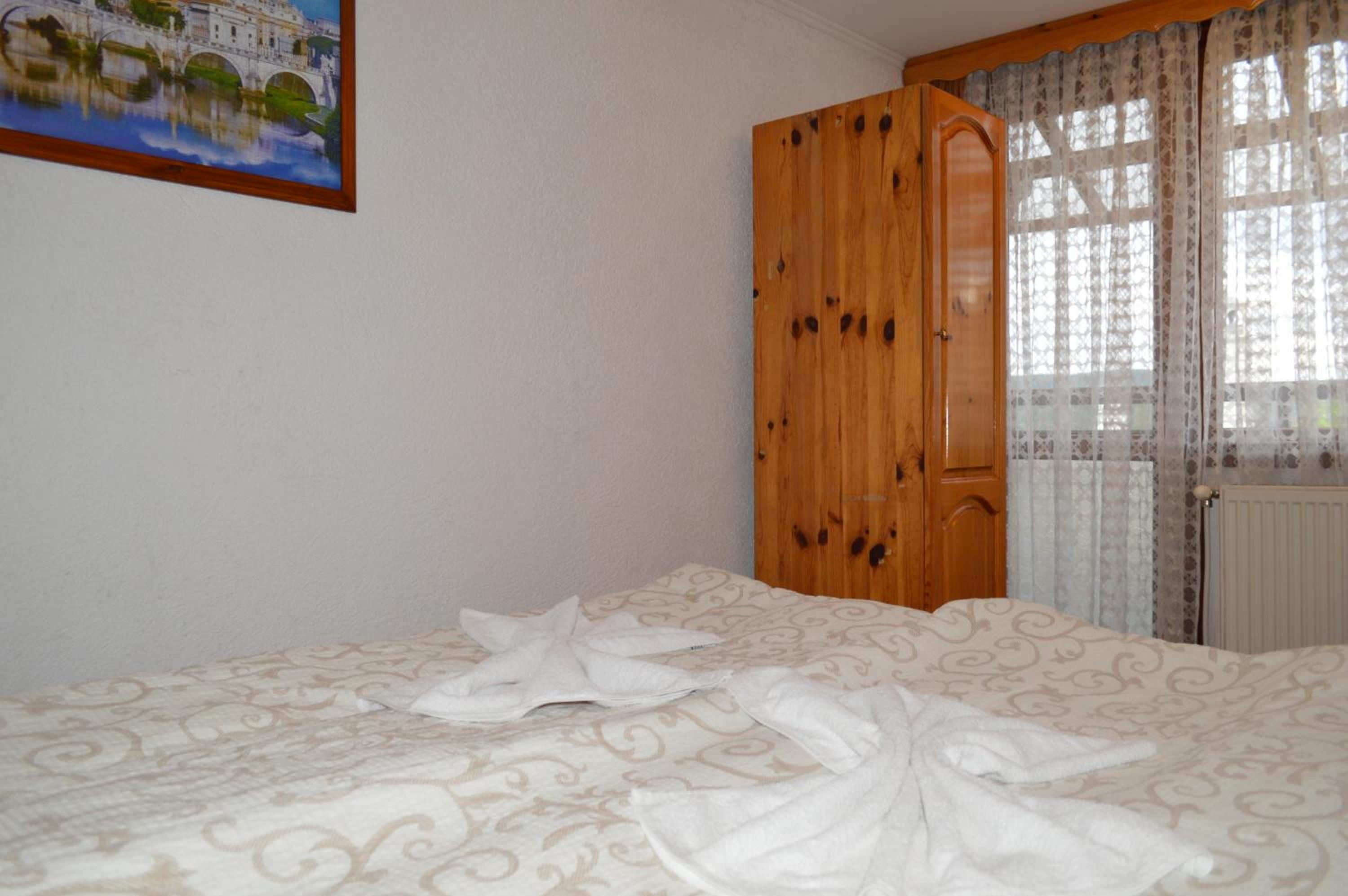 Baba Dora Guesthouse