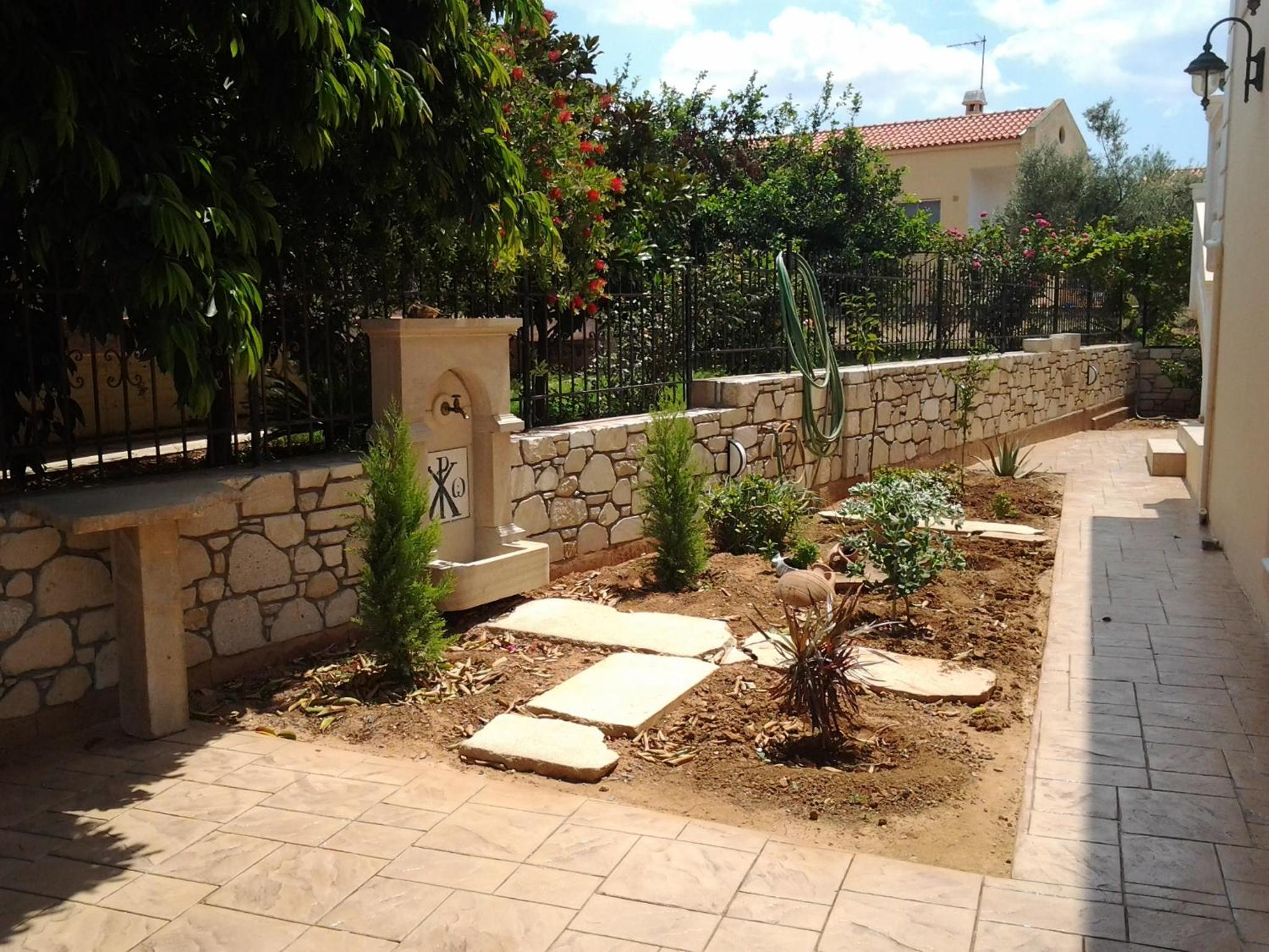 father's house in kissamos view 3
