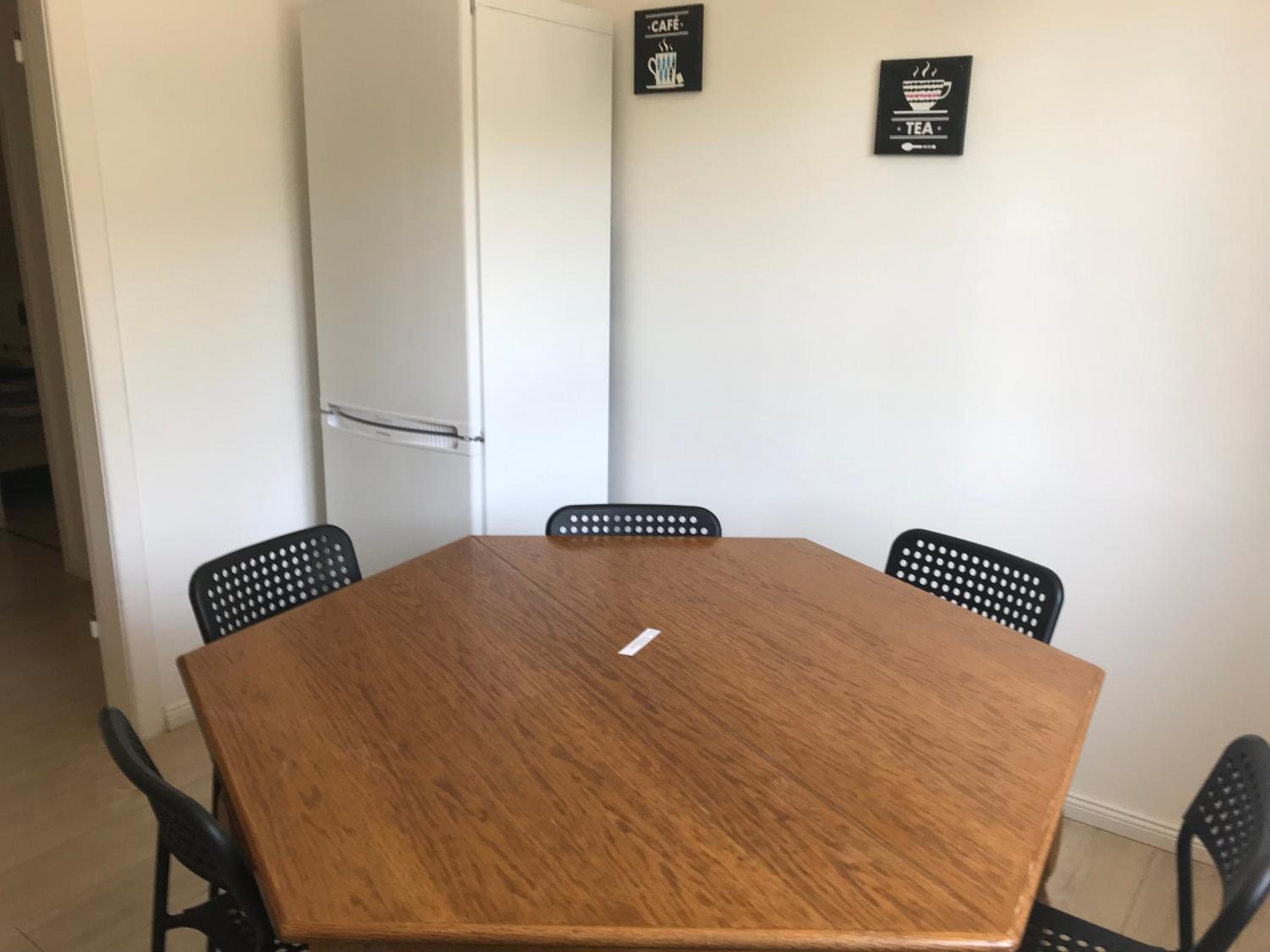 have-a-nice-Stay - Monteurunterkunft - Einzelbetten - Bad - Küche - Parkplatz