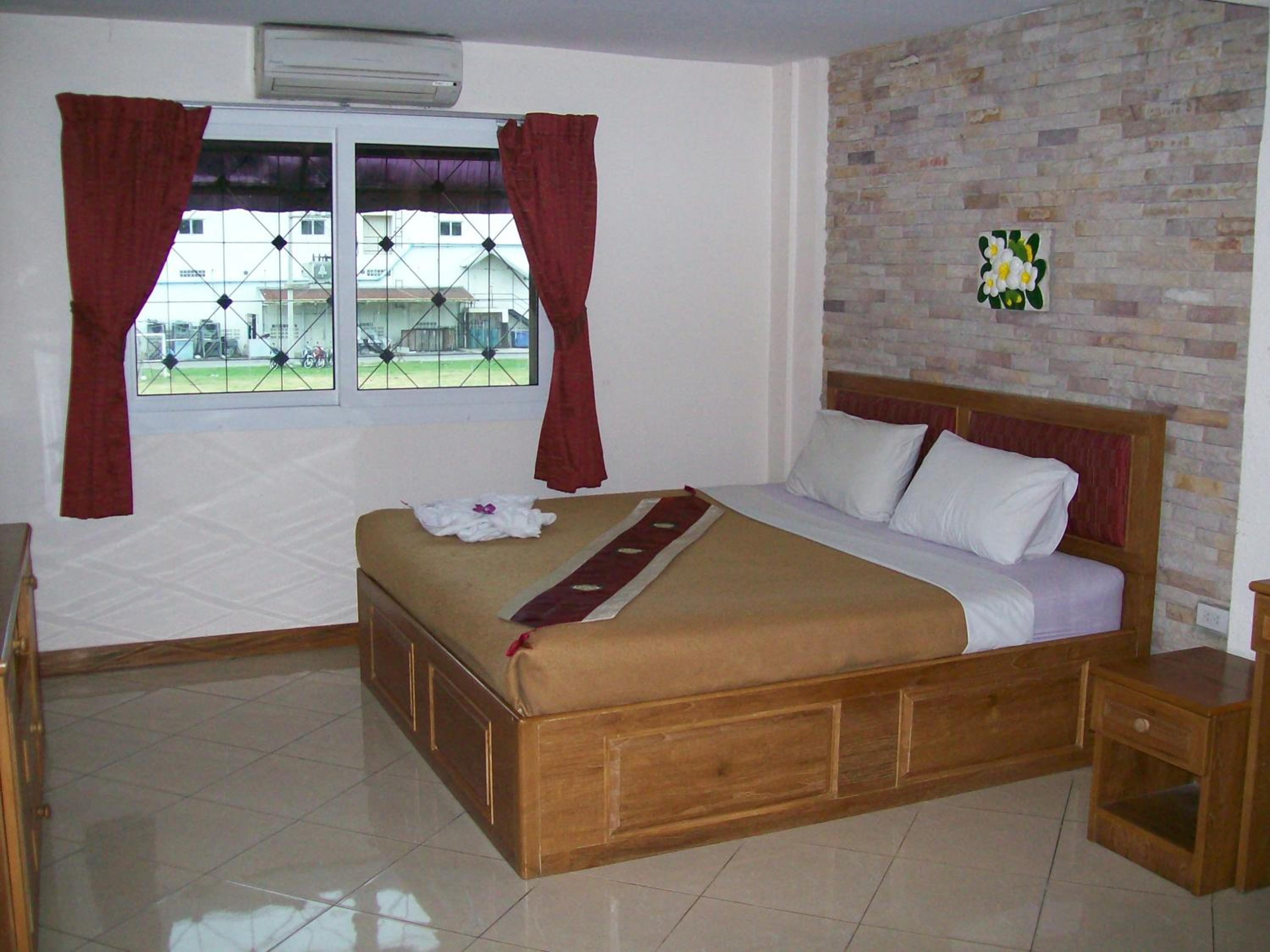 Chaiyapoon Inn