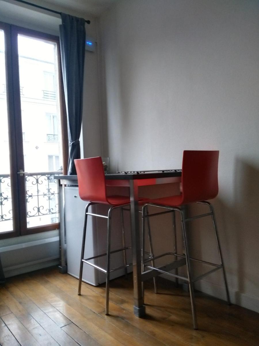 Charming Parisian studio!