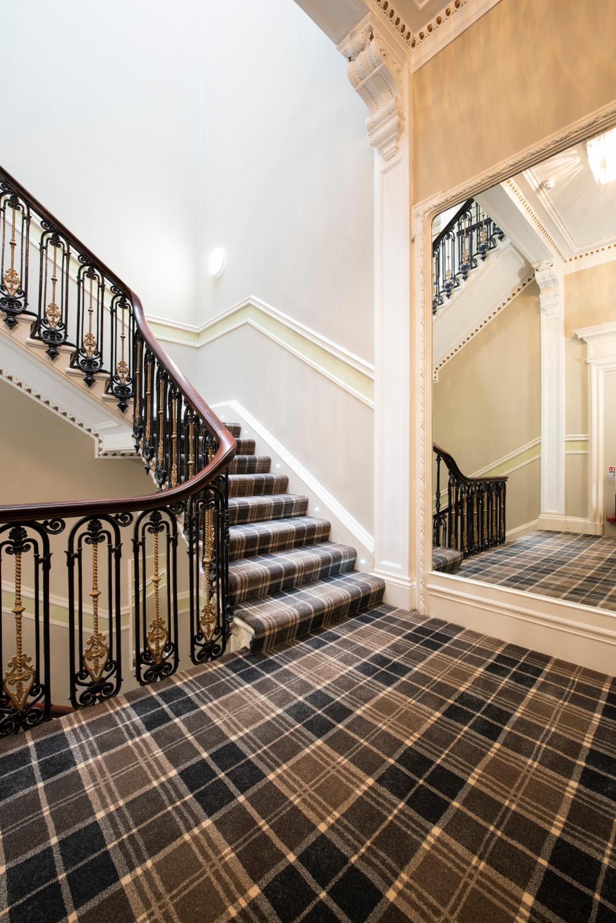 Grosvenor Suites