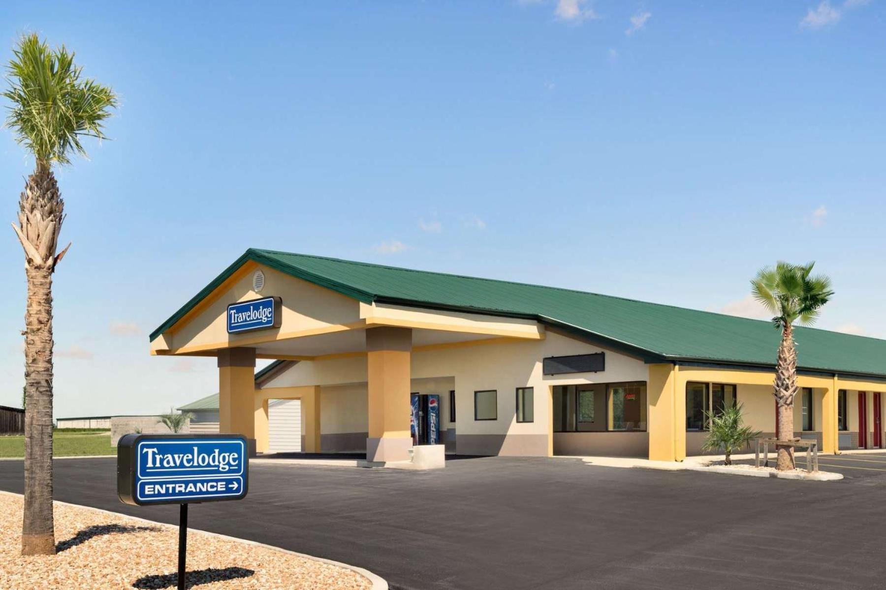 Travelodge by Wyndham Unadilla - Perry Near I-75 - Property Image 2