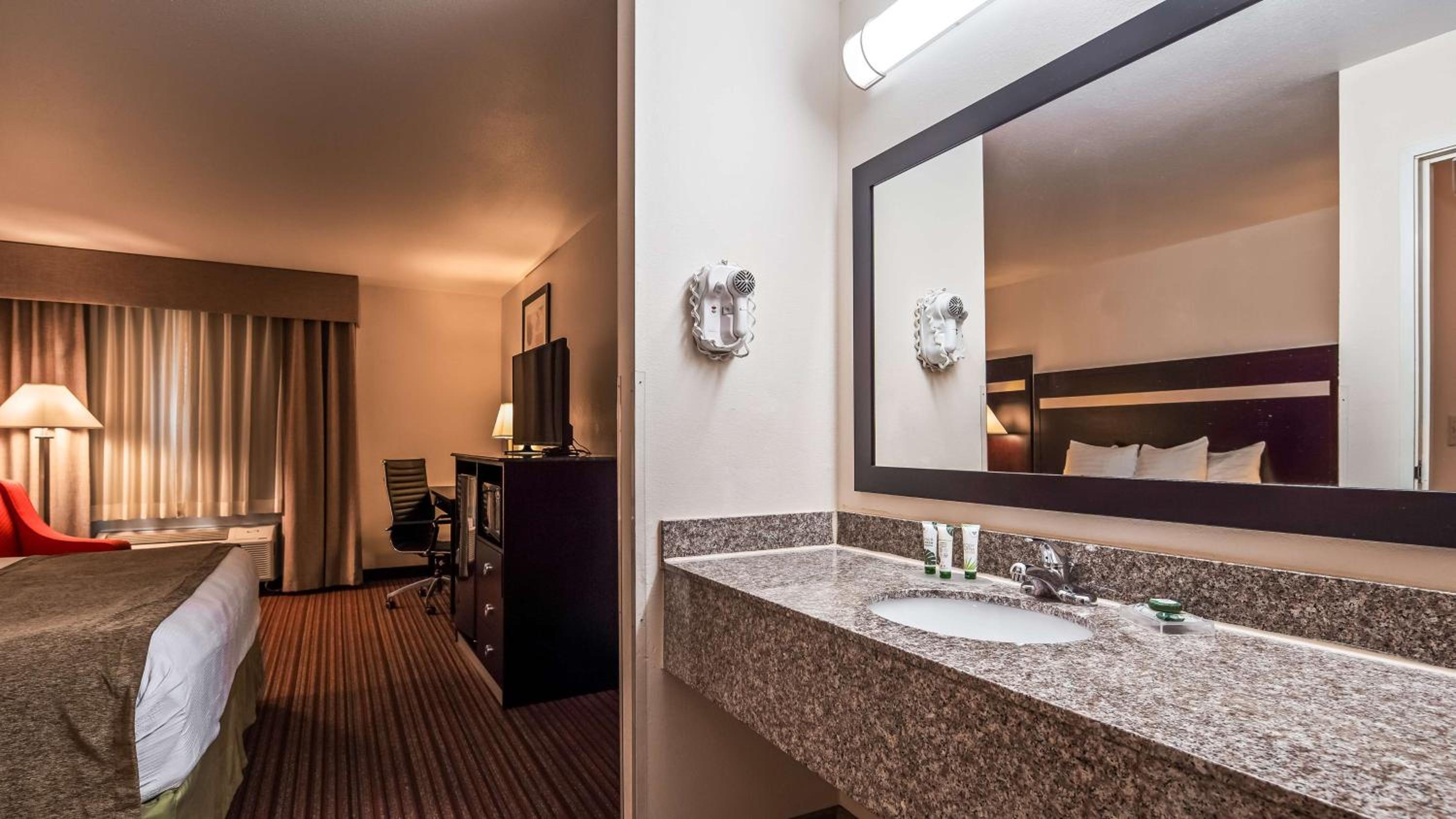 Best Western Parsons Inn