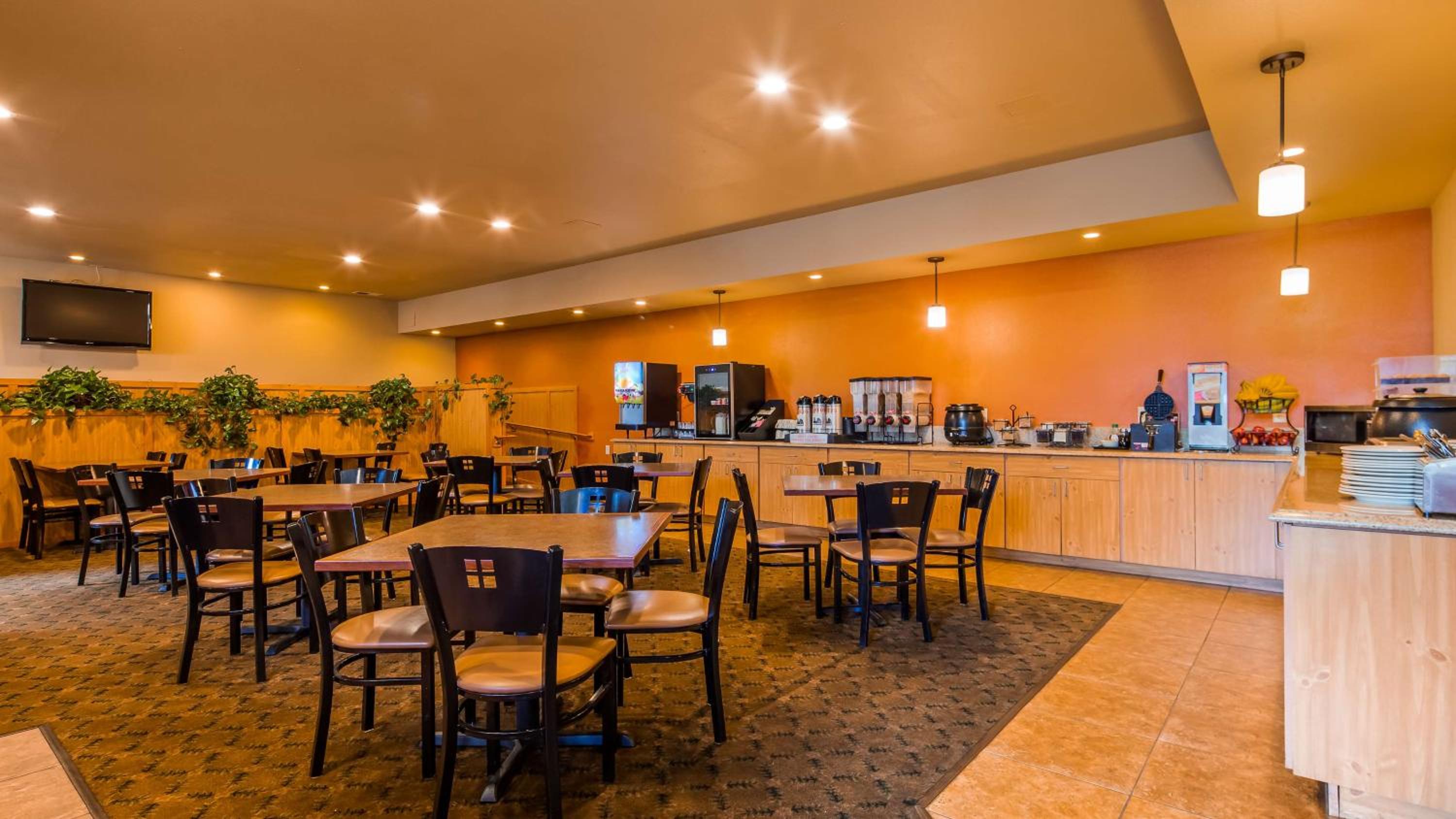 BEST WESTERN PLUS Hartford Lodge - Property Image 2
