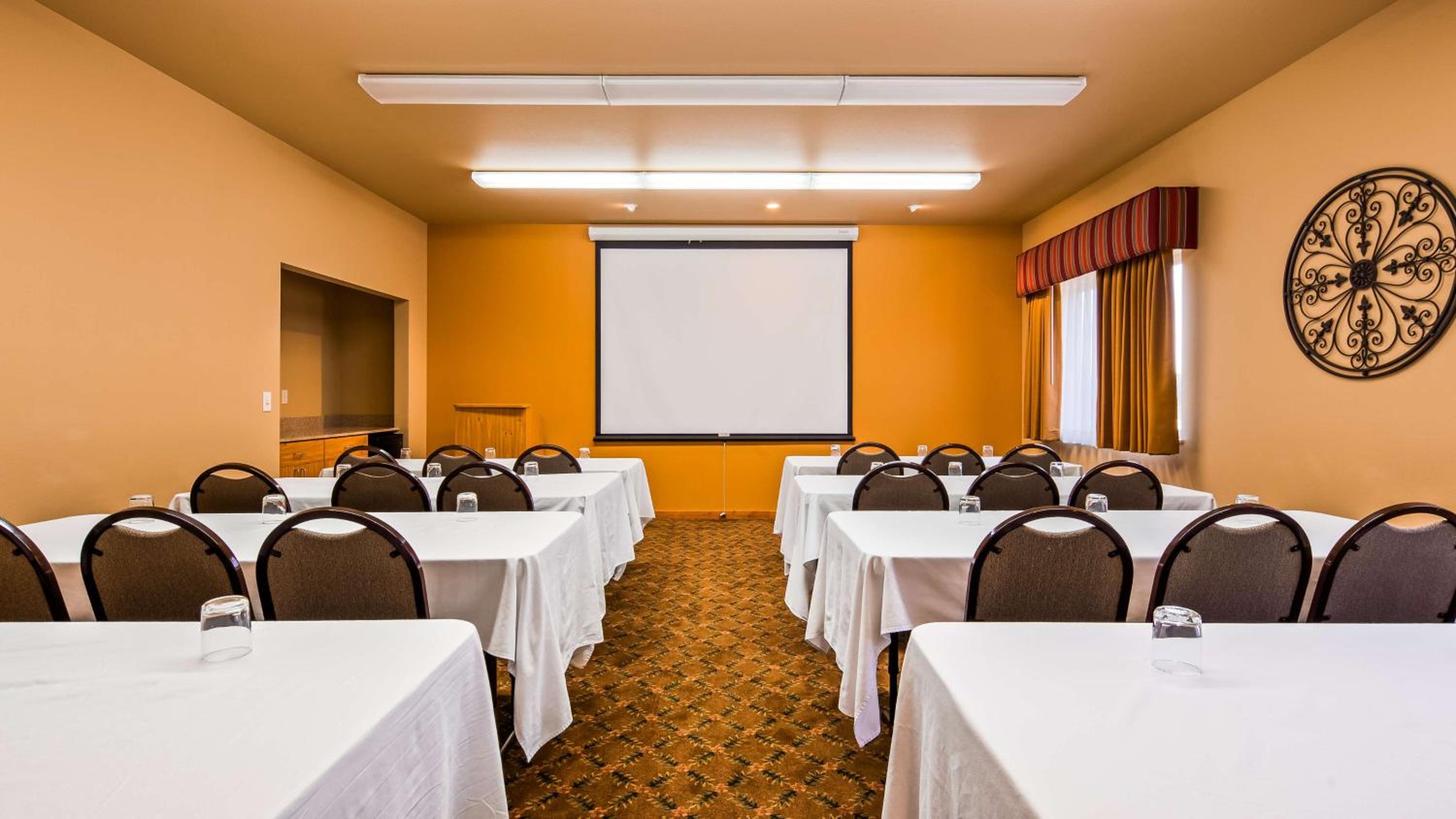 Roseburg Vacations - BEST WESTERN PLUS Hartford Lodge - Property Image 3