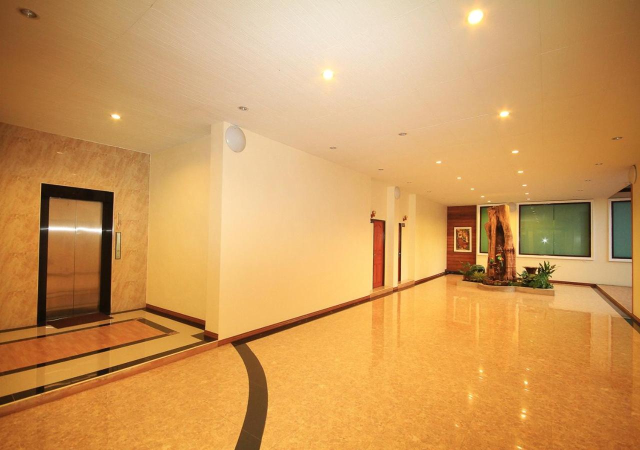 Chaophayathara Riverside Hotel