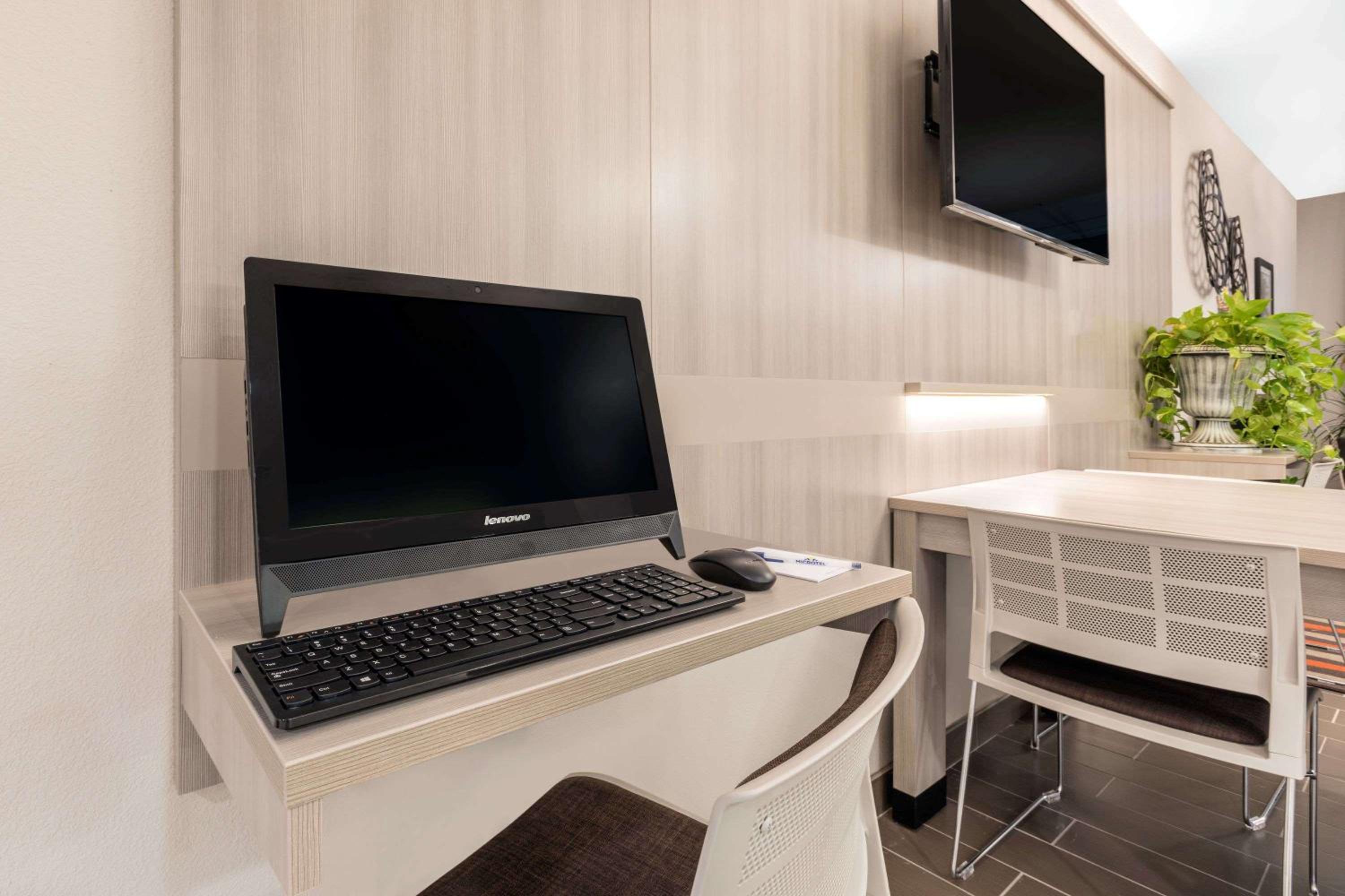 Perry Vacations - Microtel Inn  Suites by Wyndham Perry - Property Image 3