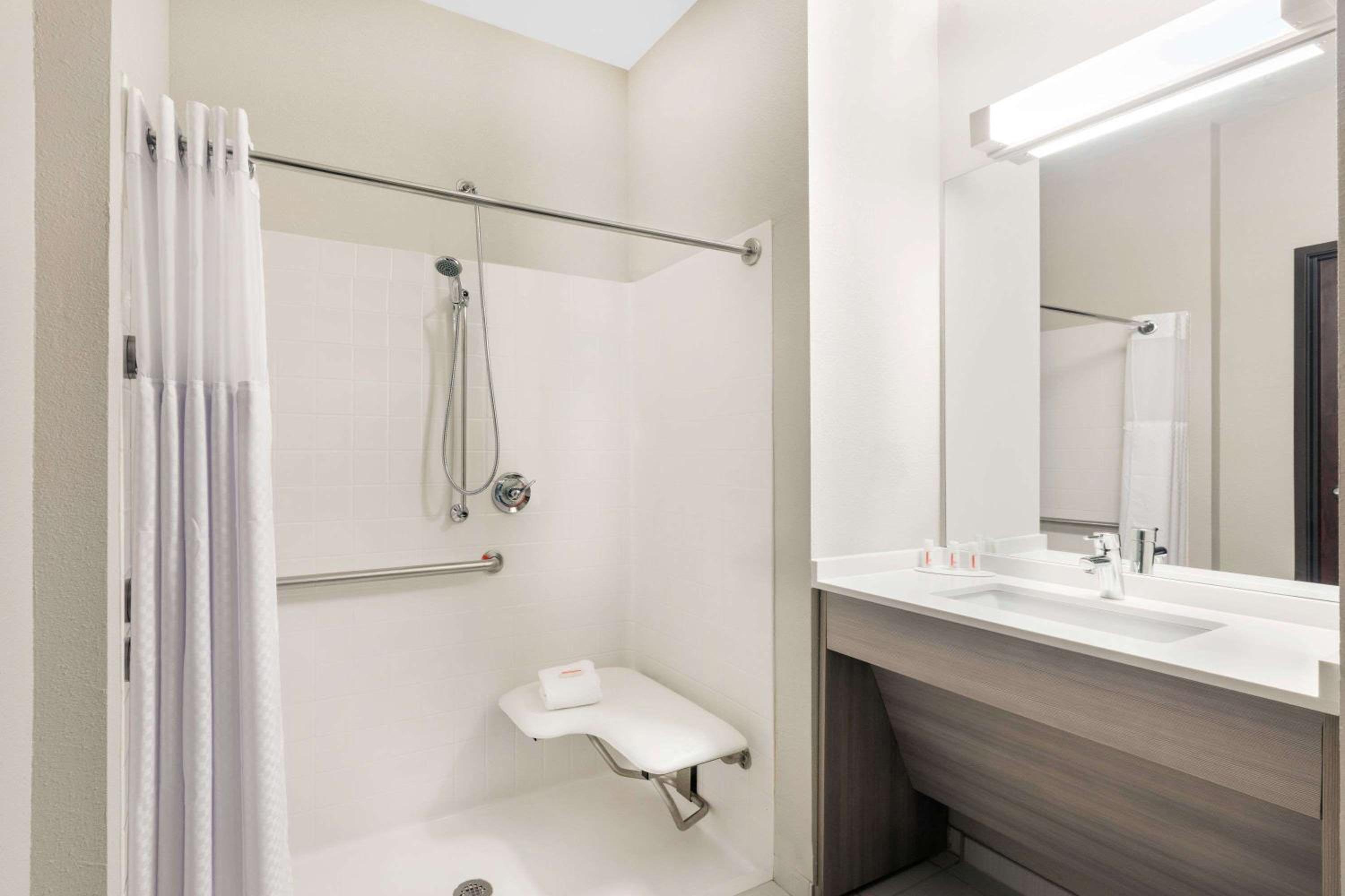 Perry Vacations - Microtel Inn  Suites by Wyndham Perry - Property Image 6