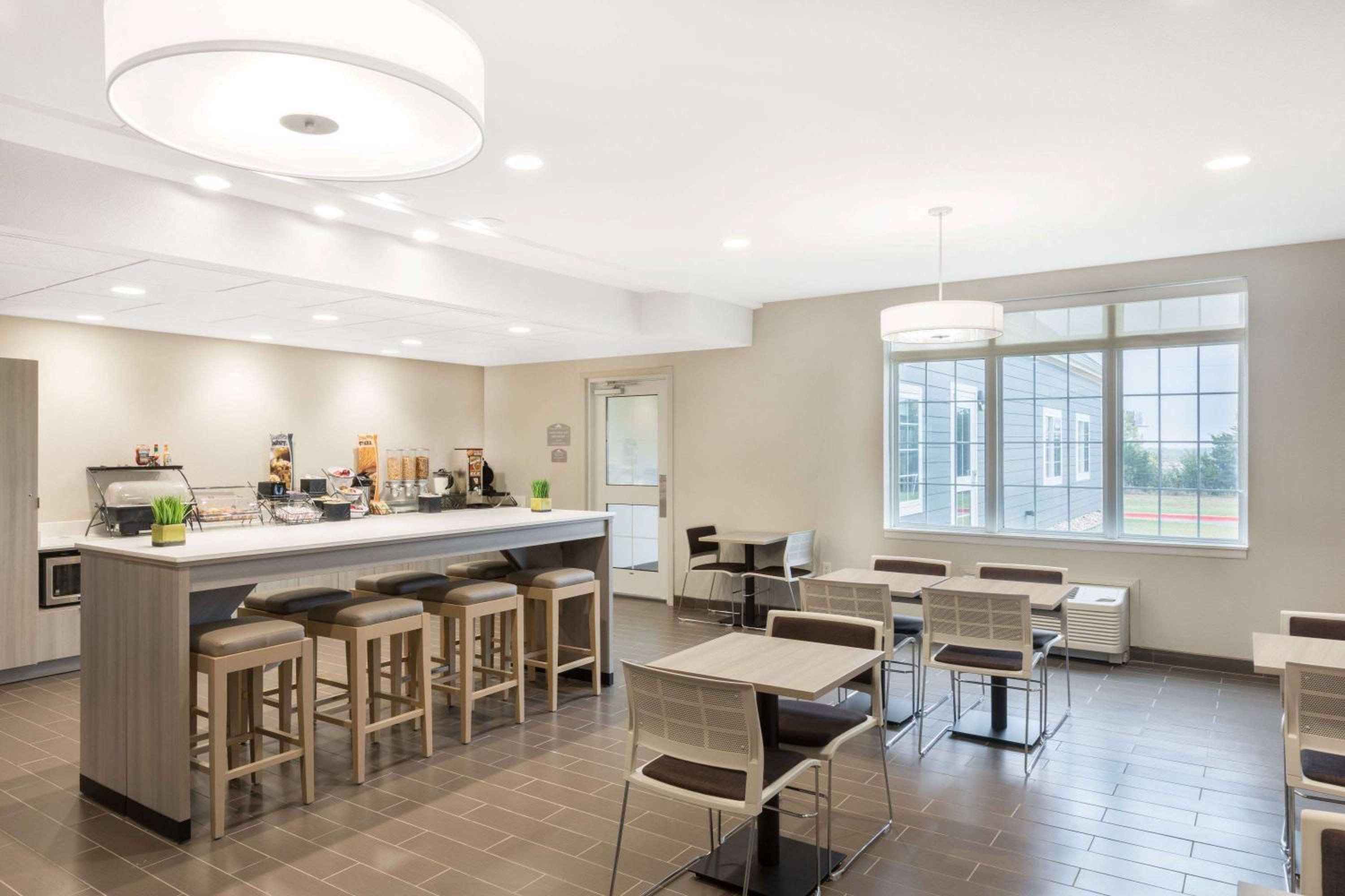 Perry Vacations - Microtel Inn  Suites by Wyndham Perry - Property Image 7