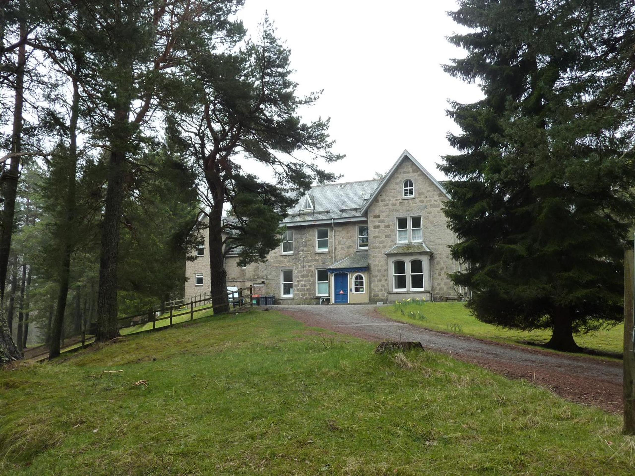 Braemar Youth Hostel view 2
