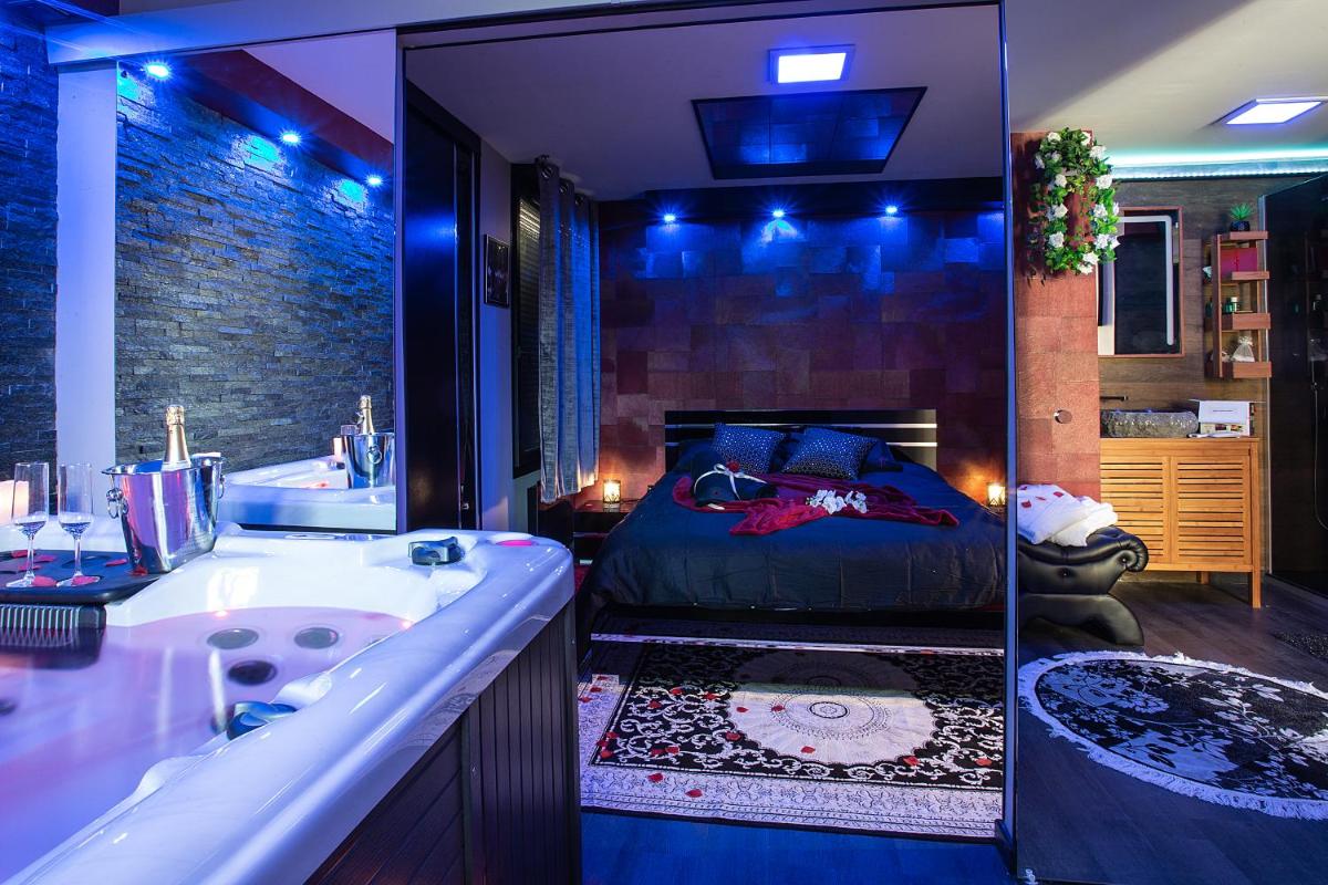 Hotel The Unusual, Private Spa (Jacuzzi Apartment) - Image 1