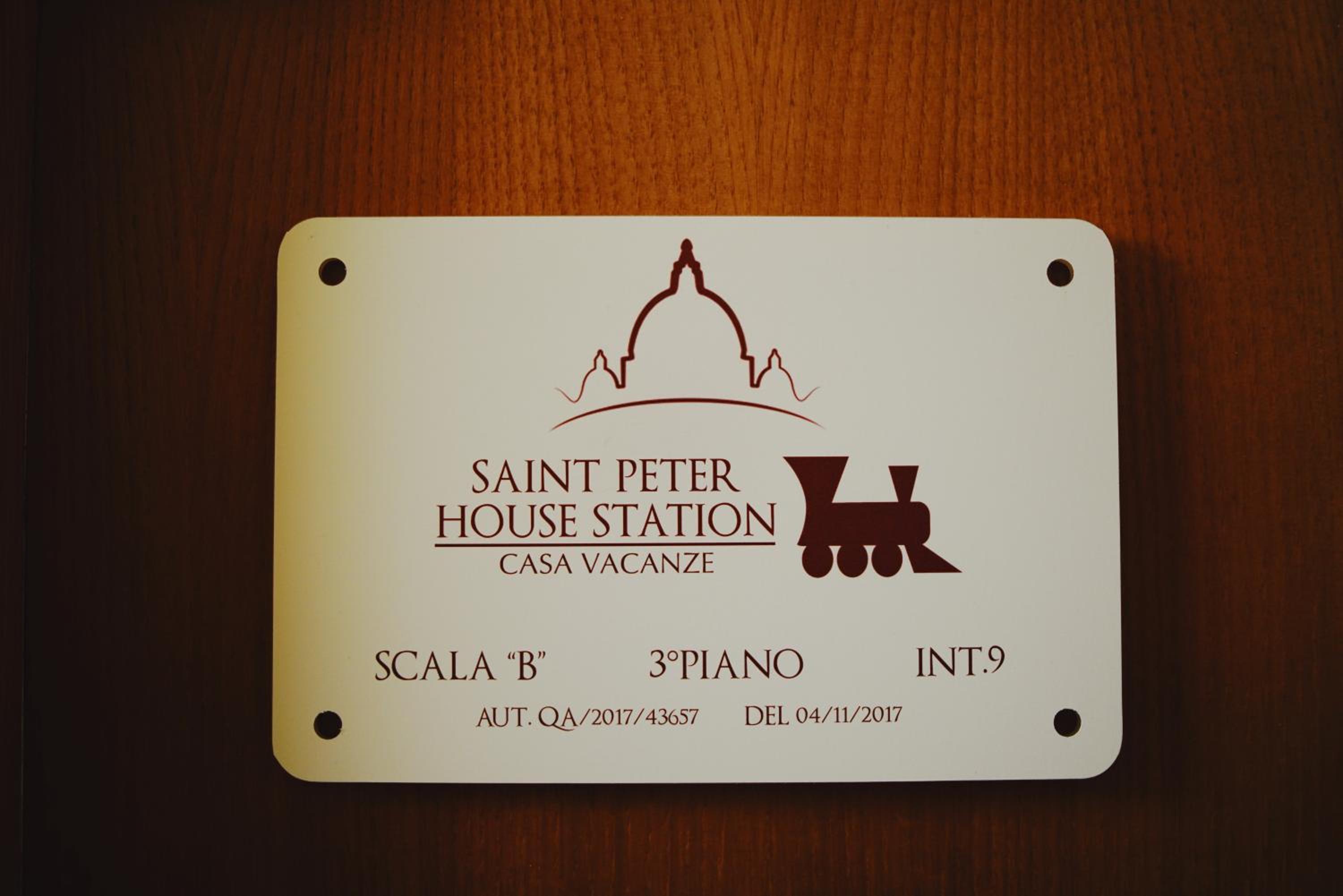 Saint Peter House Station