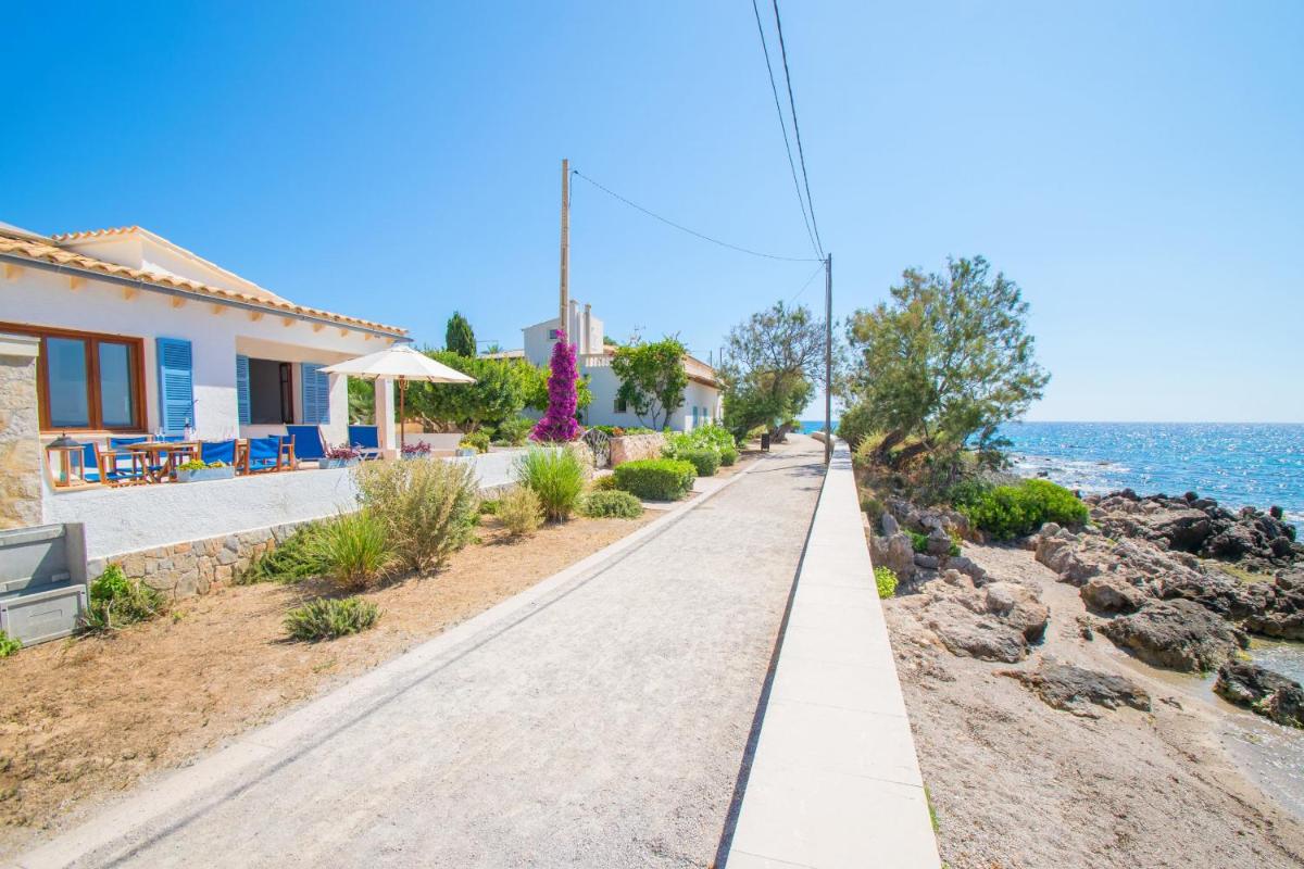 Villa ROQUEROLA view 2