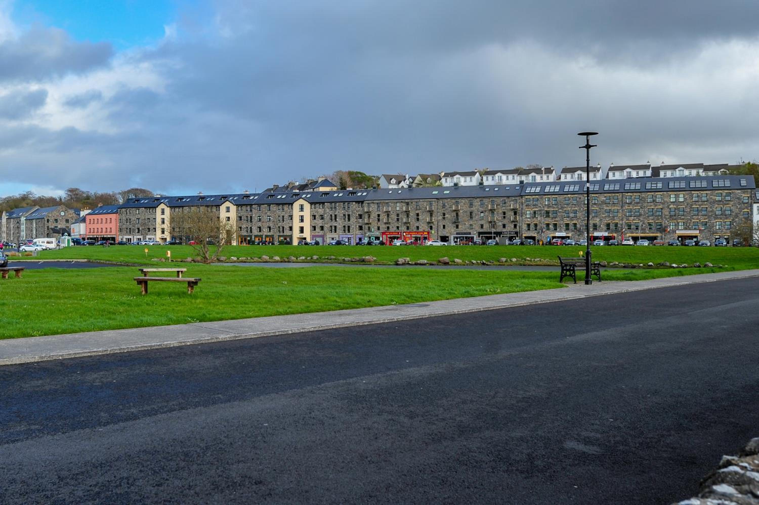 Apartment 12, Sea Wharf view 4