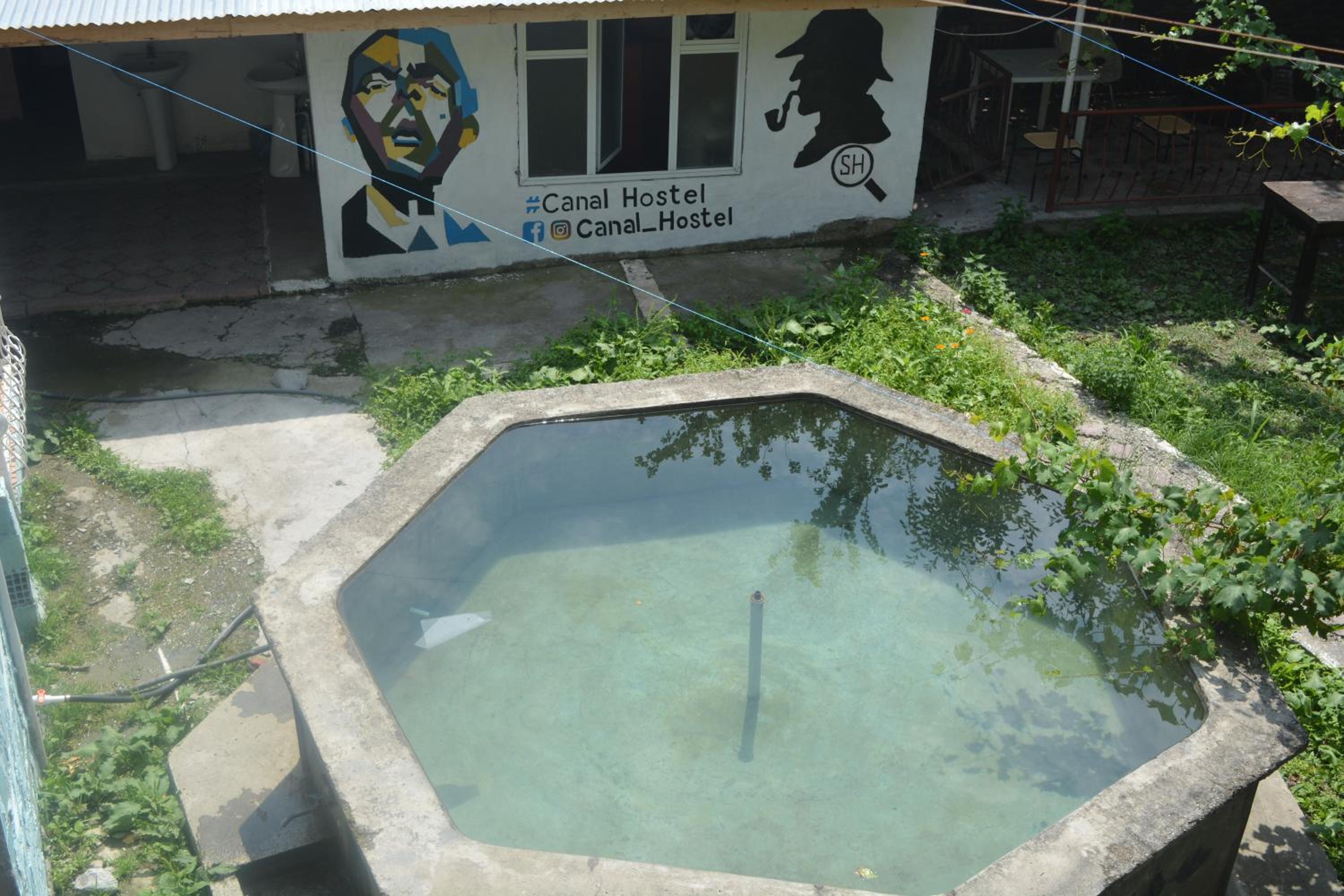 Canal Hostel