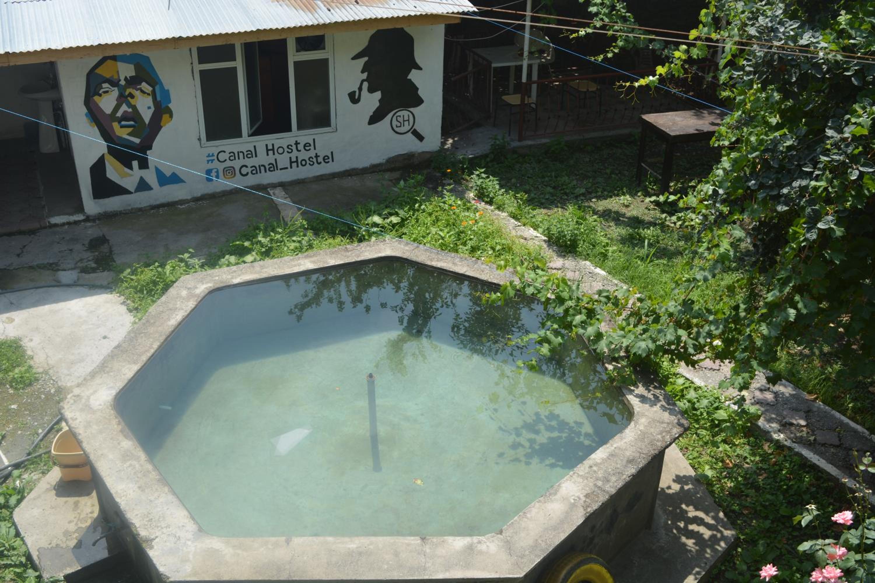 Canal Hostel