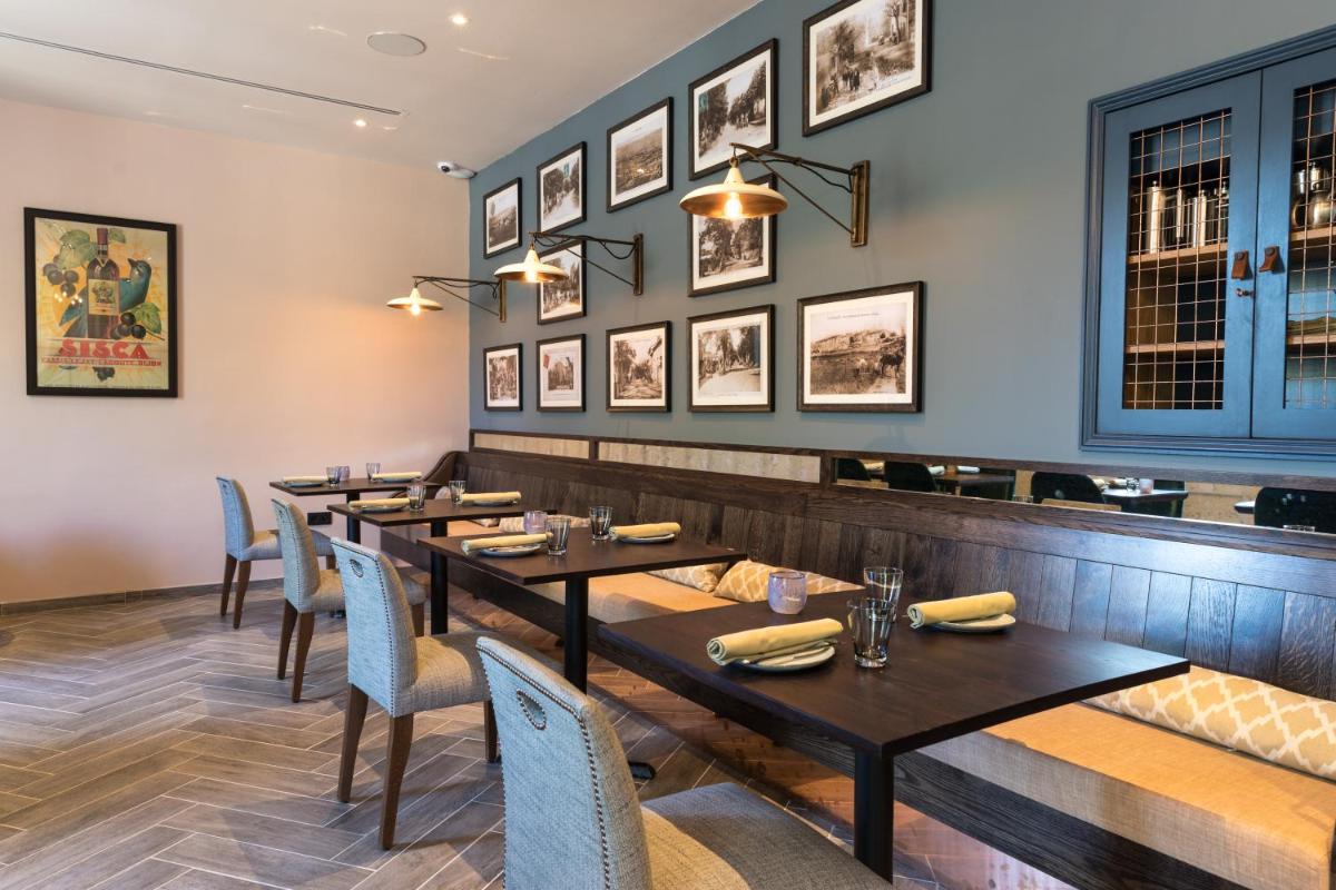 restaurant