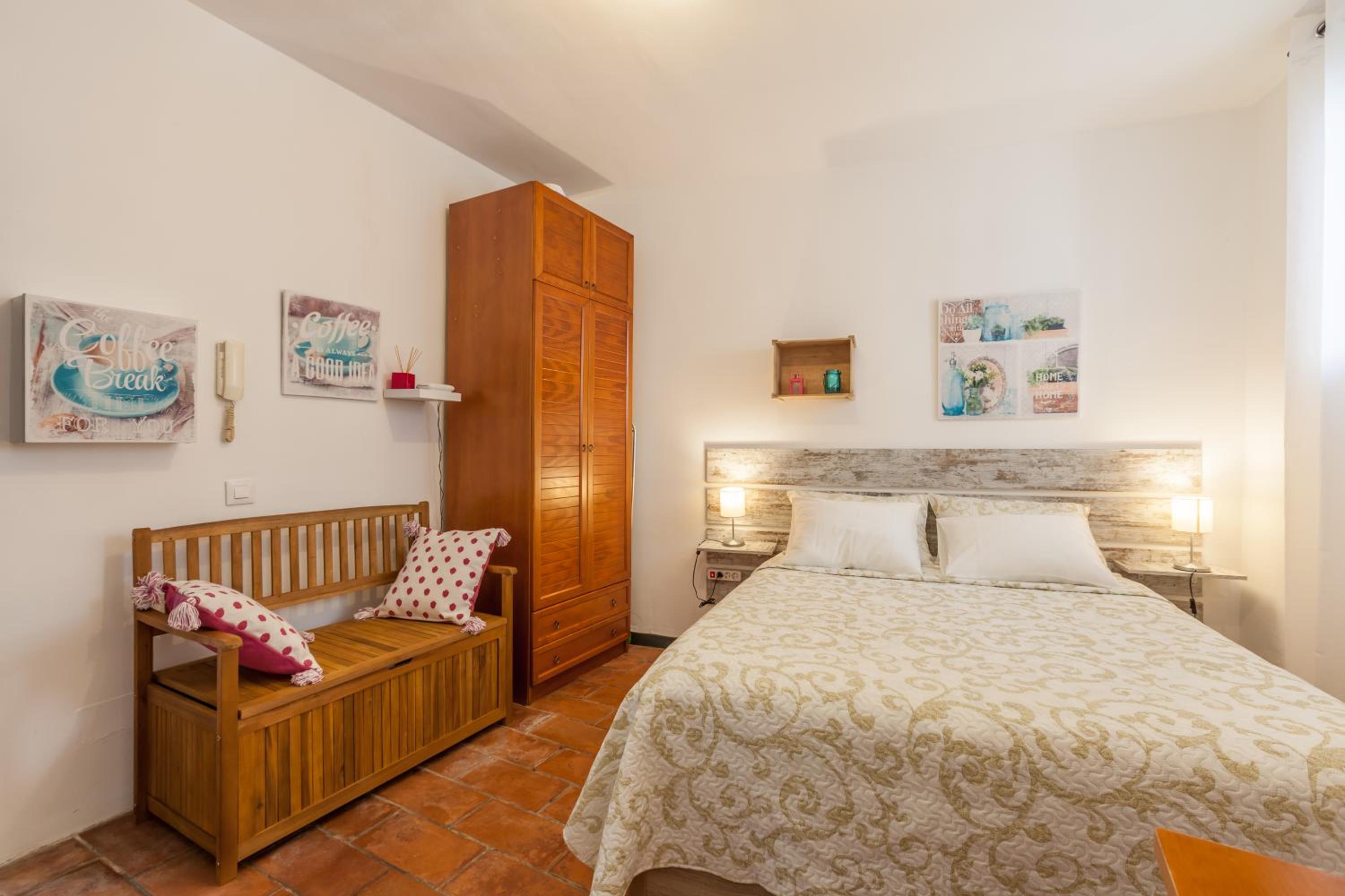 Apartamentos Gadi Corral Siglo XVI