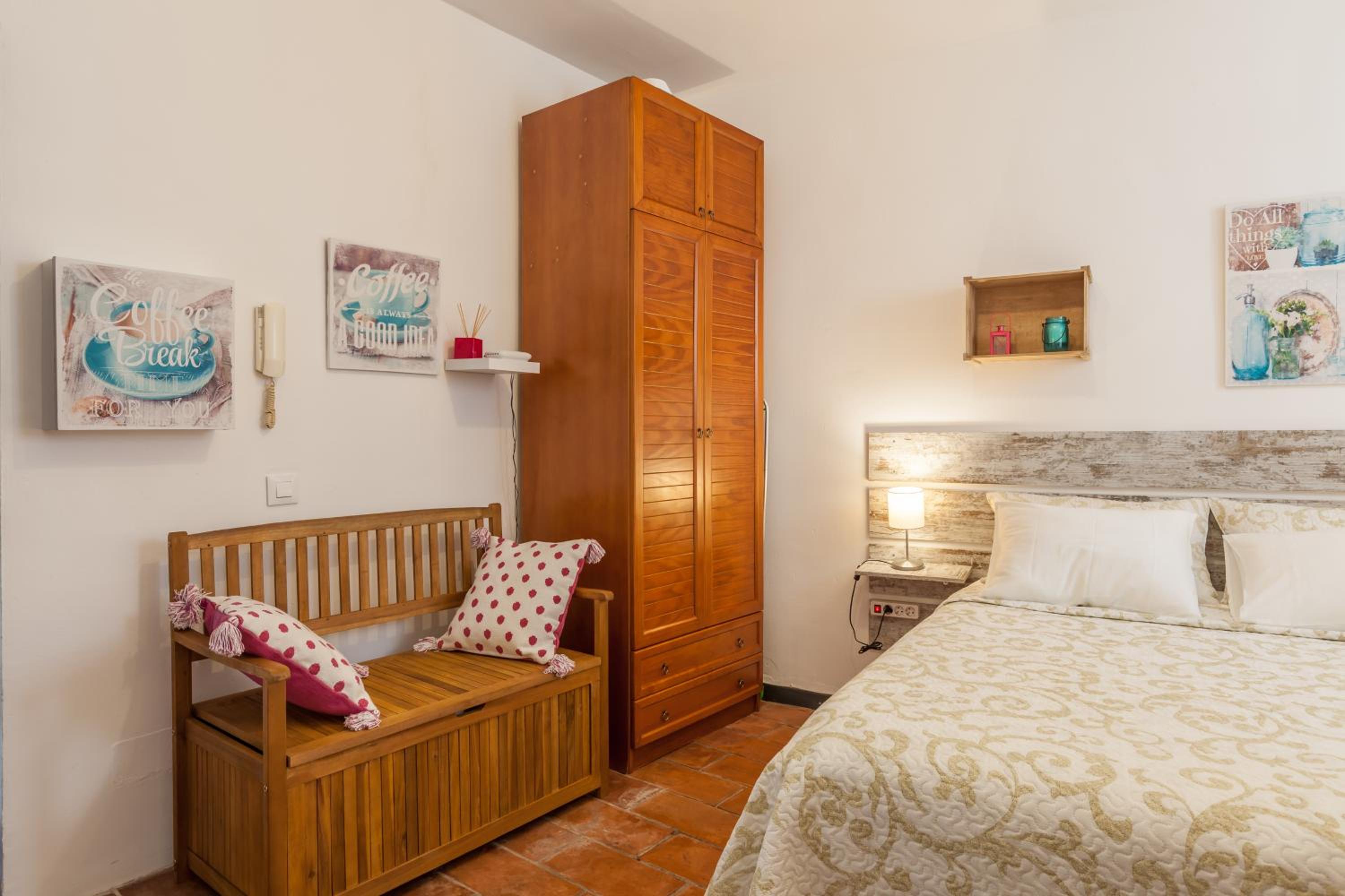Apartamentos Gadi Corral Siglo XVI
