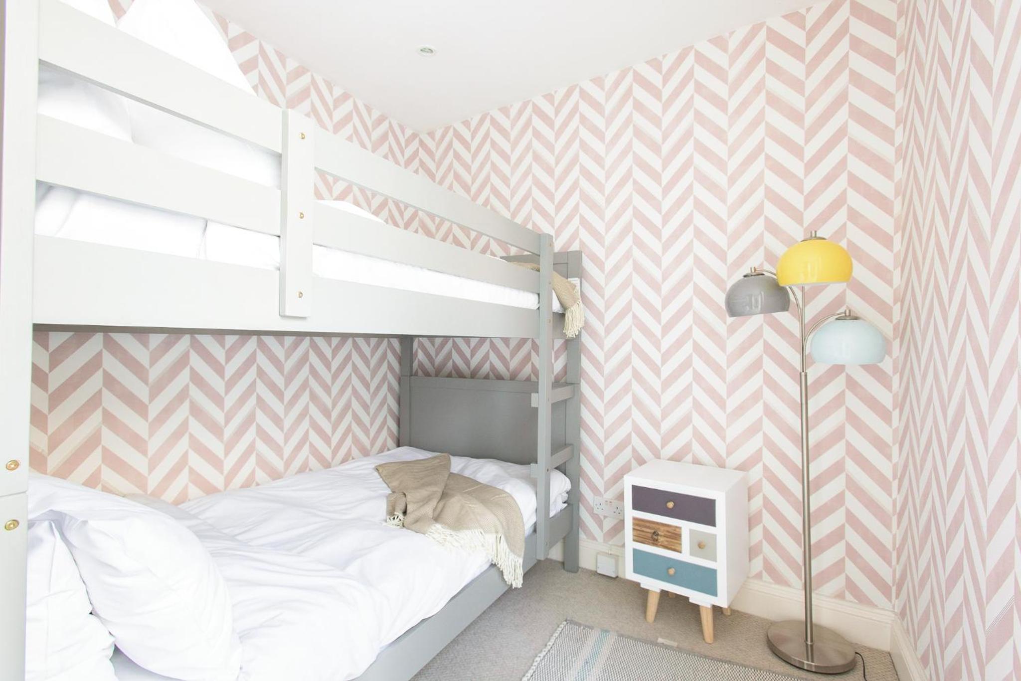 The Harrods Mews - Modern 4BDR with Rooftop Terrace